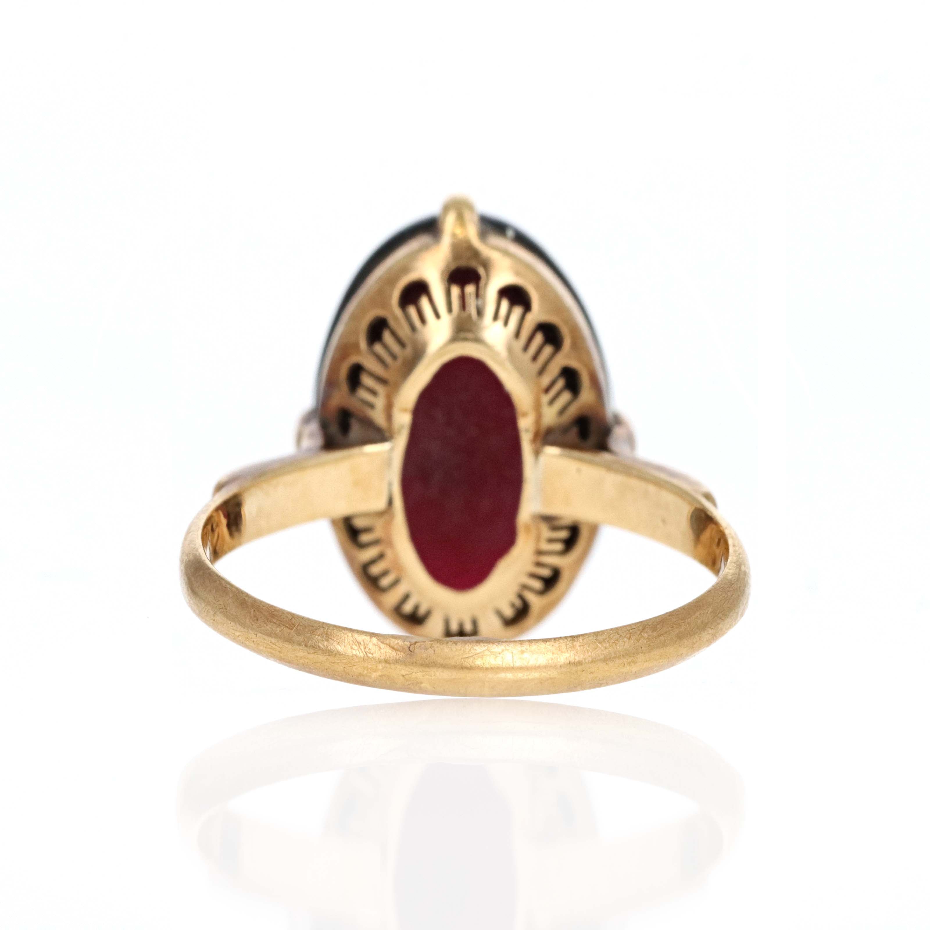 Victorian 18K Yellow Gold 8 Carat Cabochon Garnet Ring