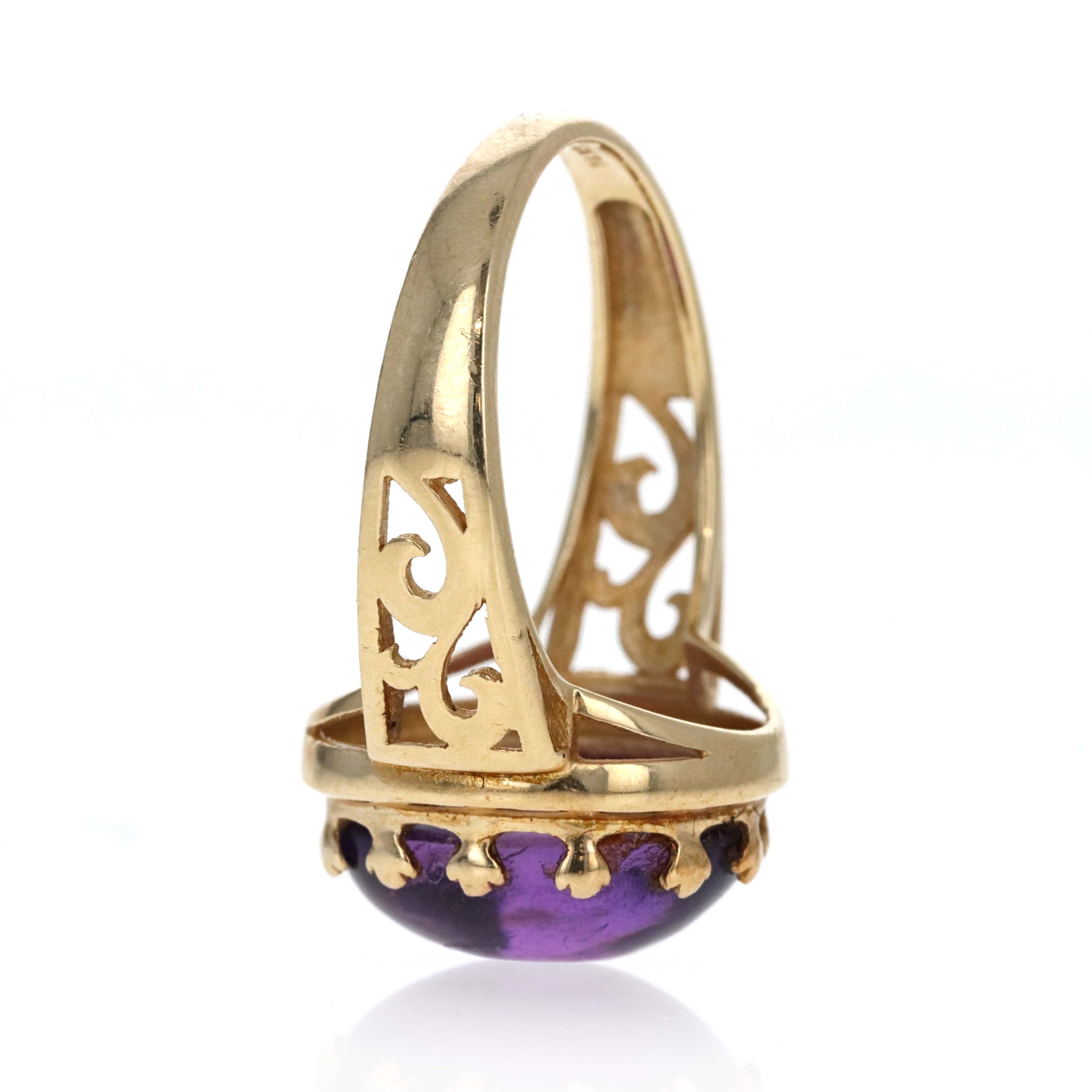 Vintage 14K Yellow Gold 5.7 Carat Cabochon Cut Purple Amethyst Ring - Queen May