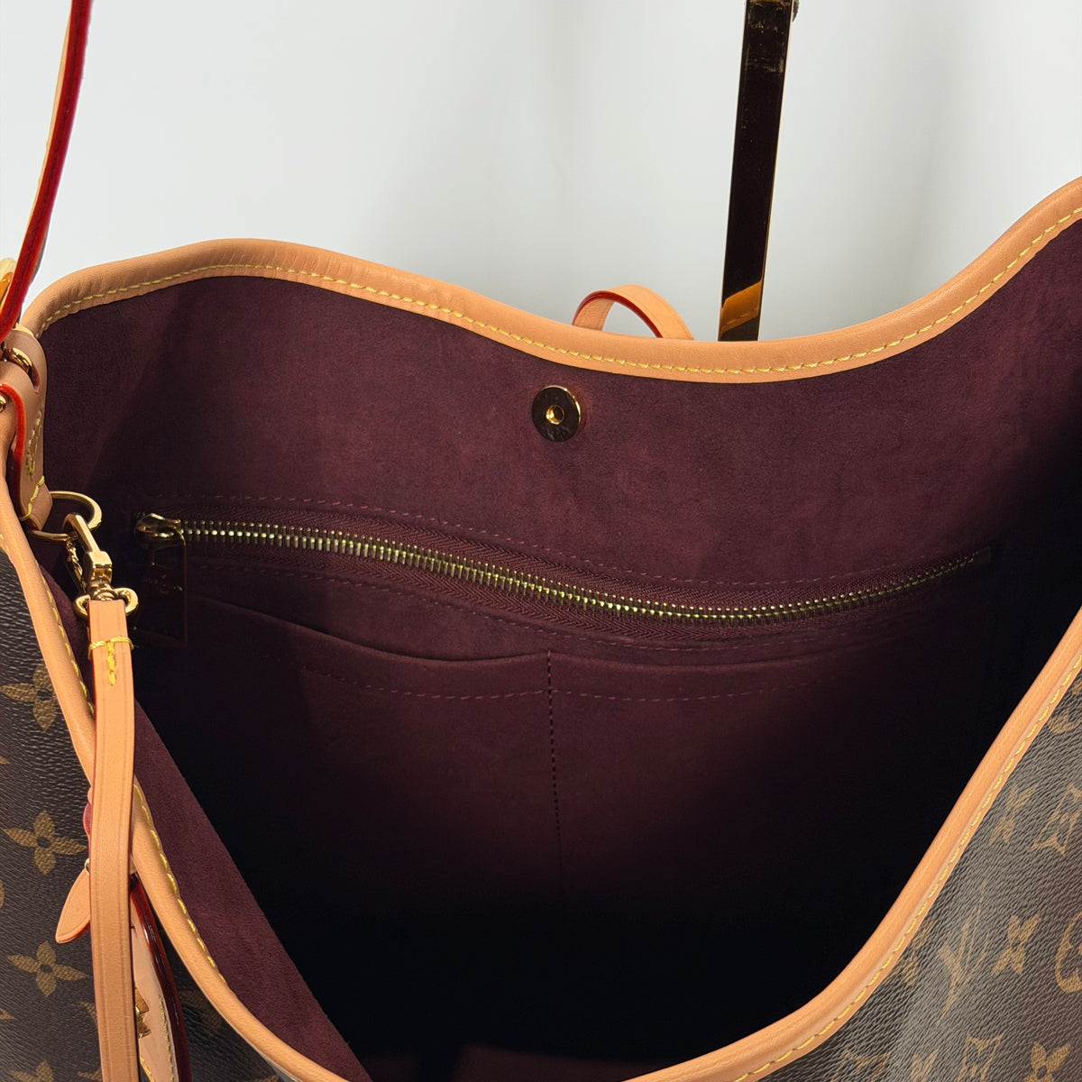 Louis Vuitton Carryall MM Hobo