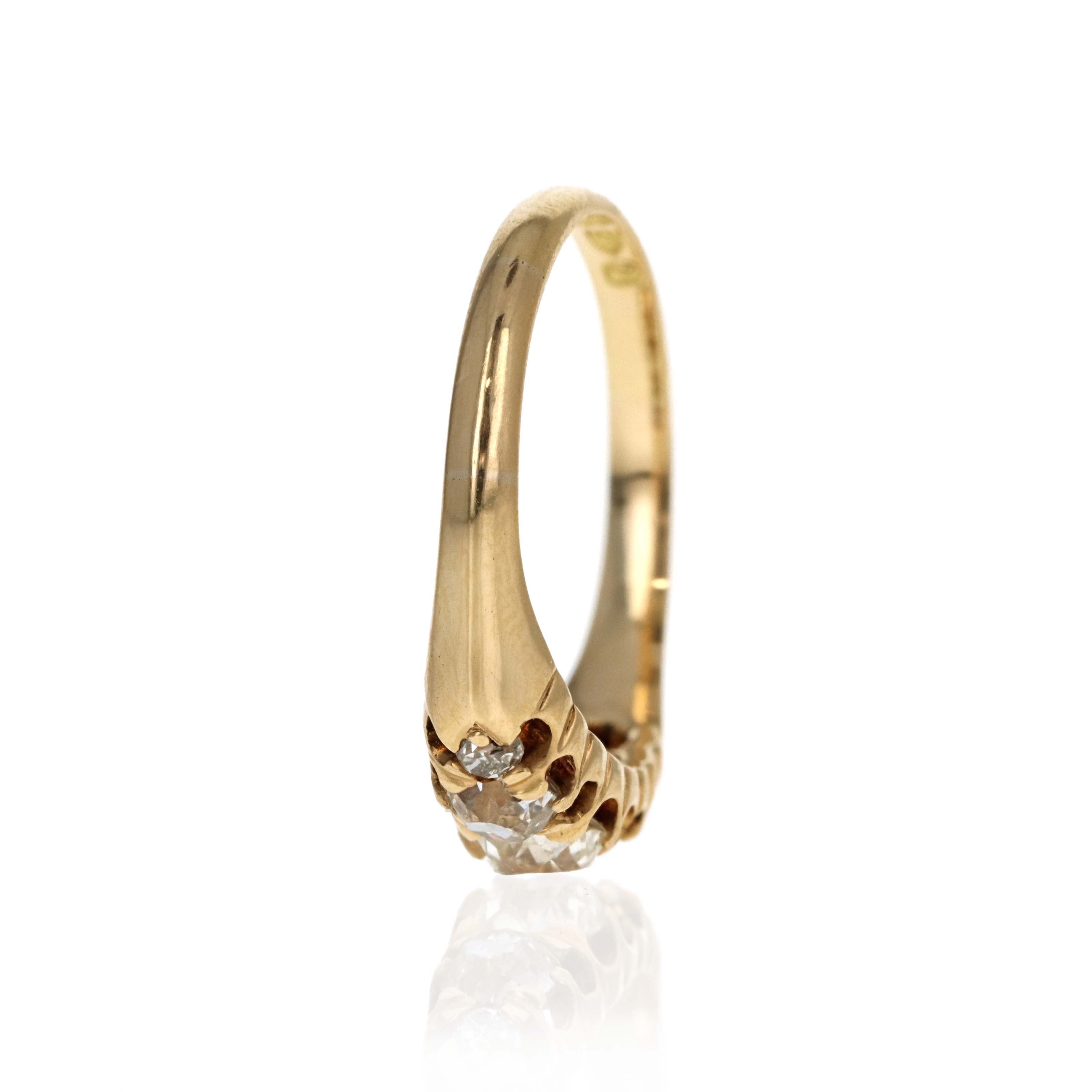 Victorian 18K Yellow Gold 0.95 Carat Old Mine Cut Diamond Five Stone Ring