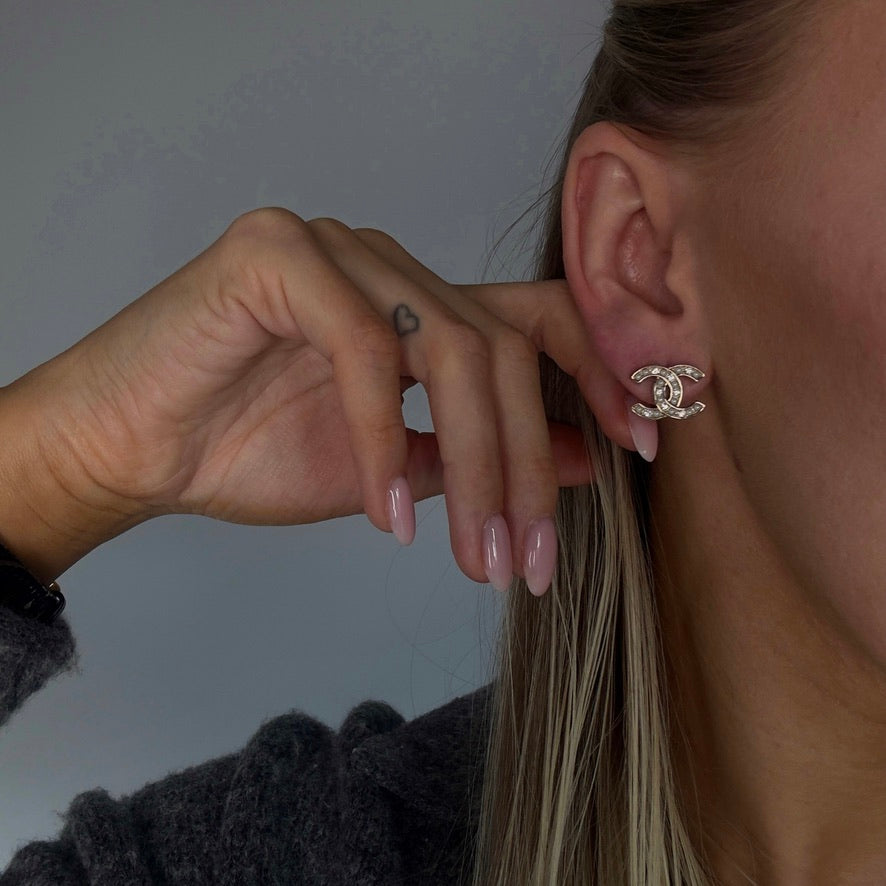 Chanel CC Crystal and Pearl Logo Stud Earrings - Queen May