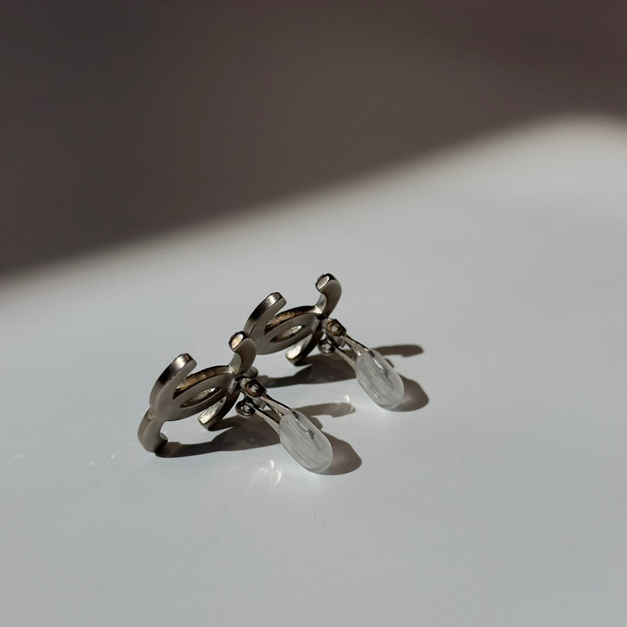 2009 Chanel Silver Tone Baguette Crystal CC Clip On Earrings - Queen May
