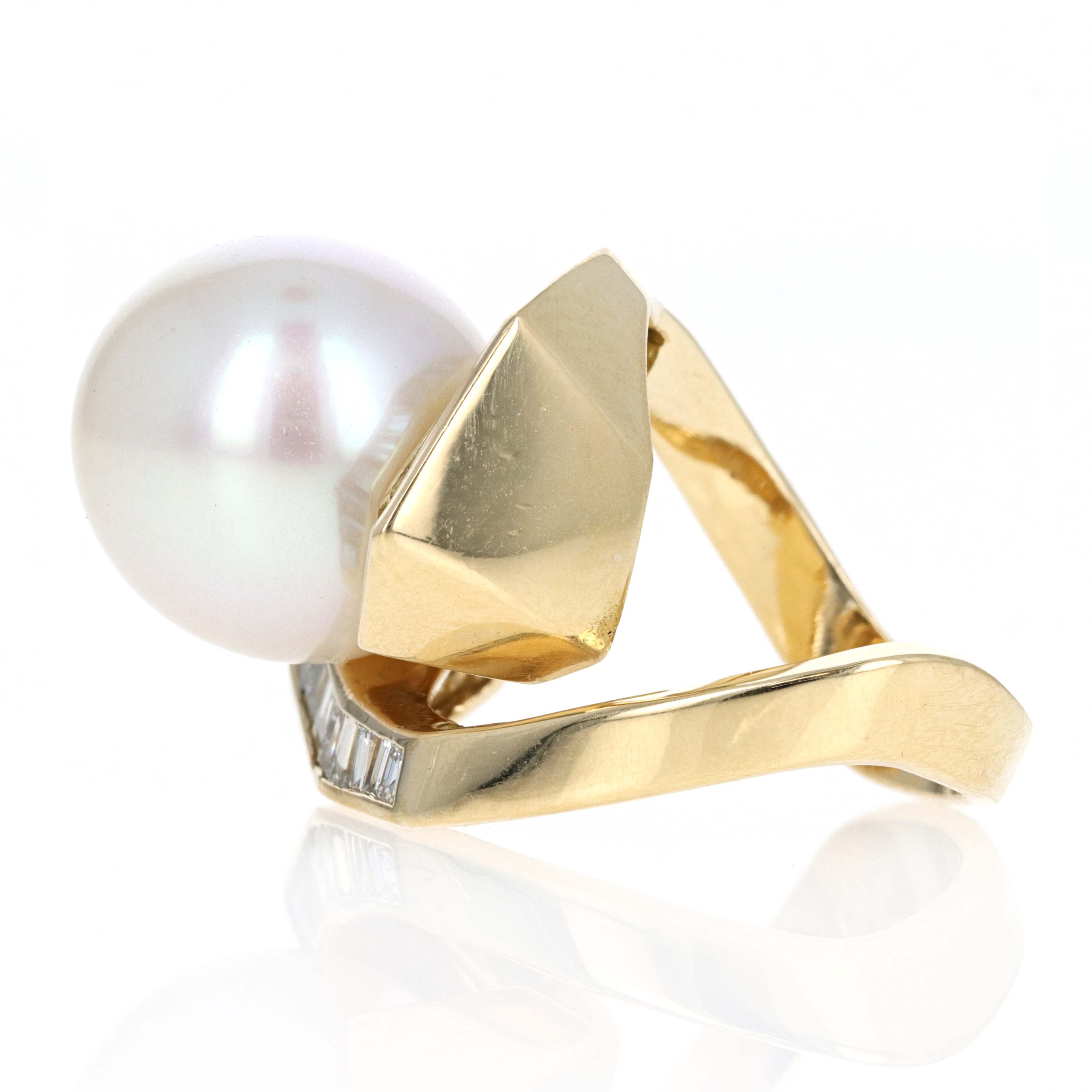 Vintage 18K Yellow Gold 14mm Pearl Diamond Swirl Ring