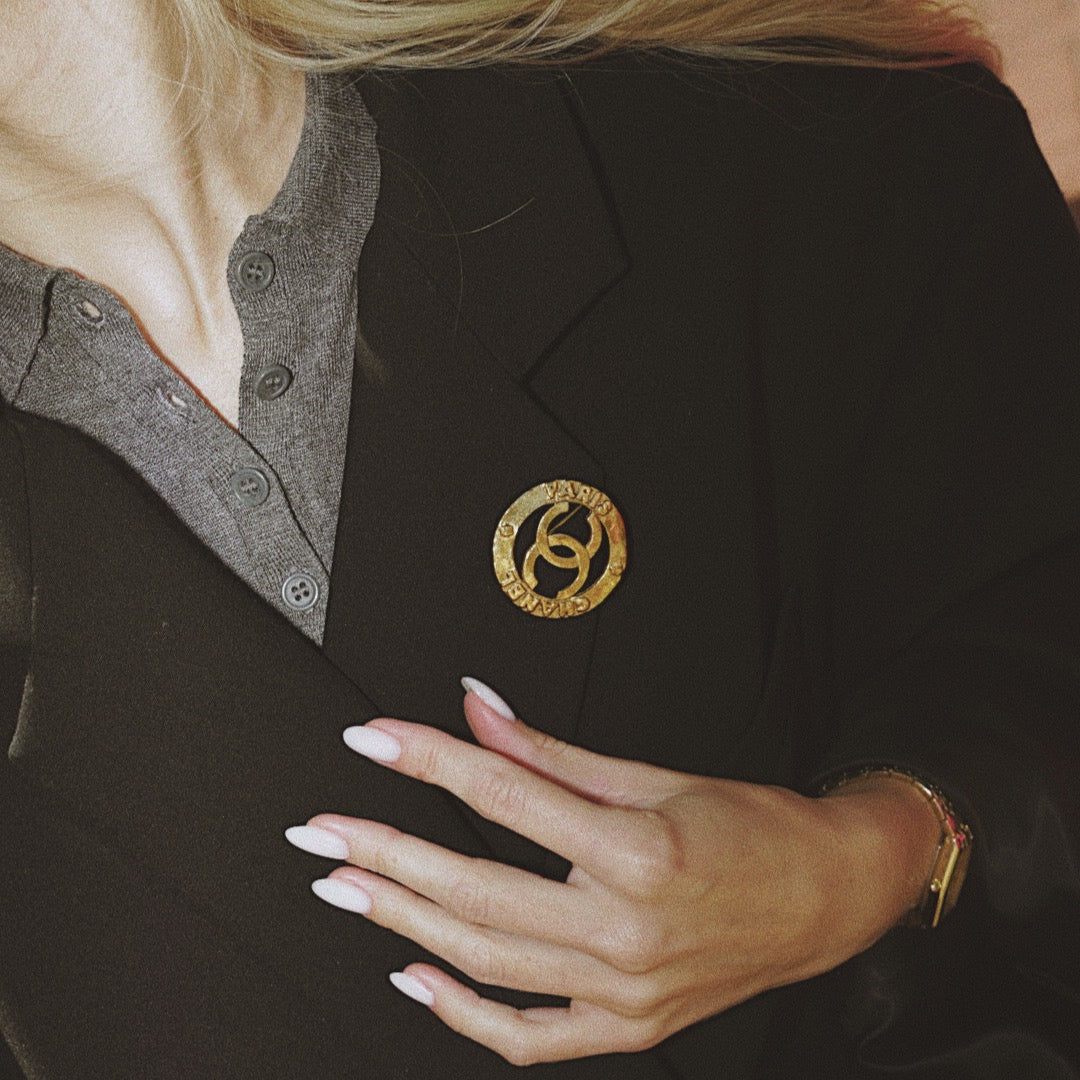 Vintage Chanel Round Gold Plated Brooch - Queen May