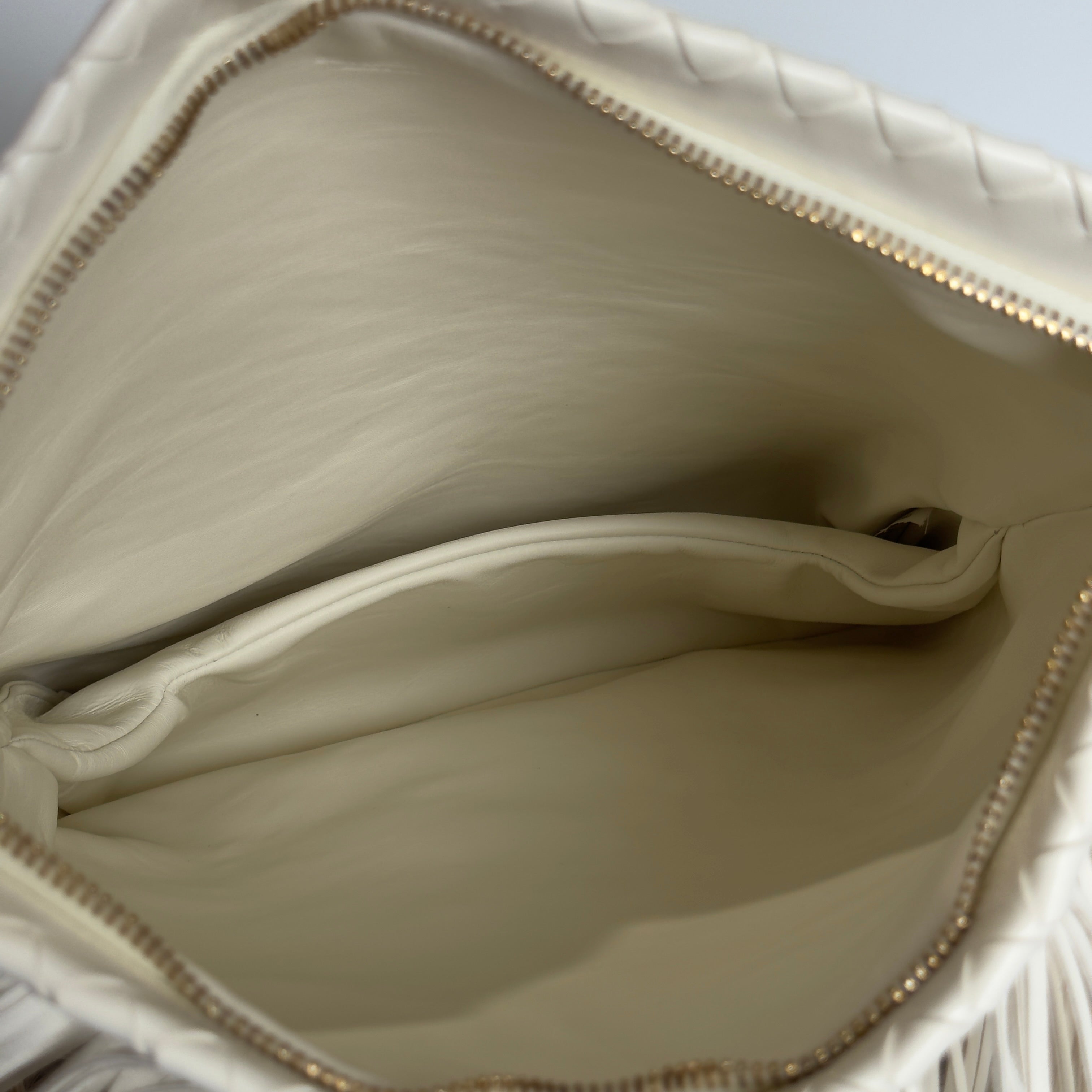 Bottega Veneta Intrecciato Fringe Leather Giornale Pouch In Alabaster