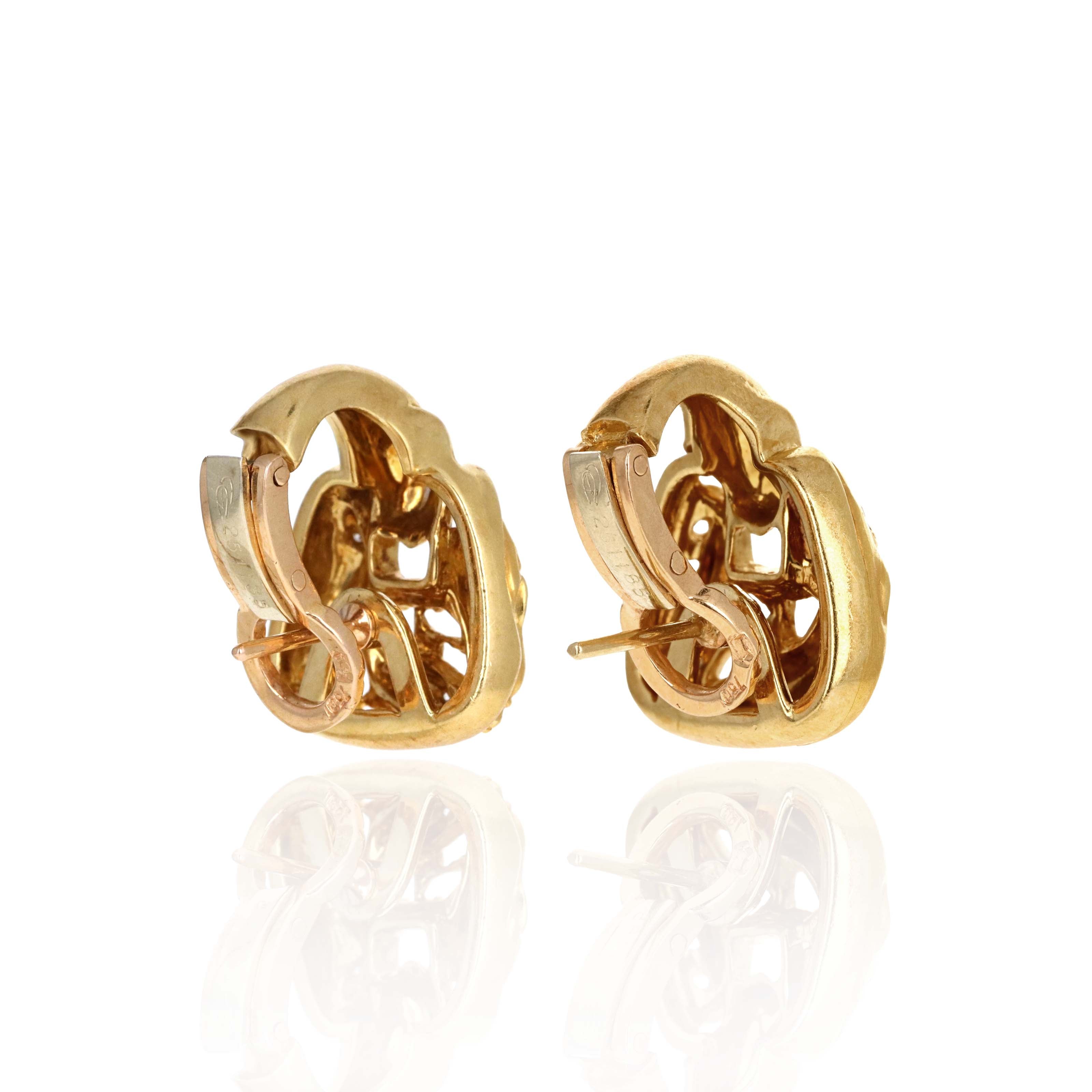 Carrera y Carrera 18K Yellow Gold 0.04 Carat Diamond Dolphin Earrings