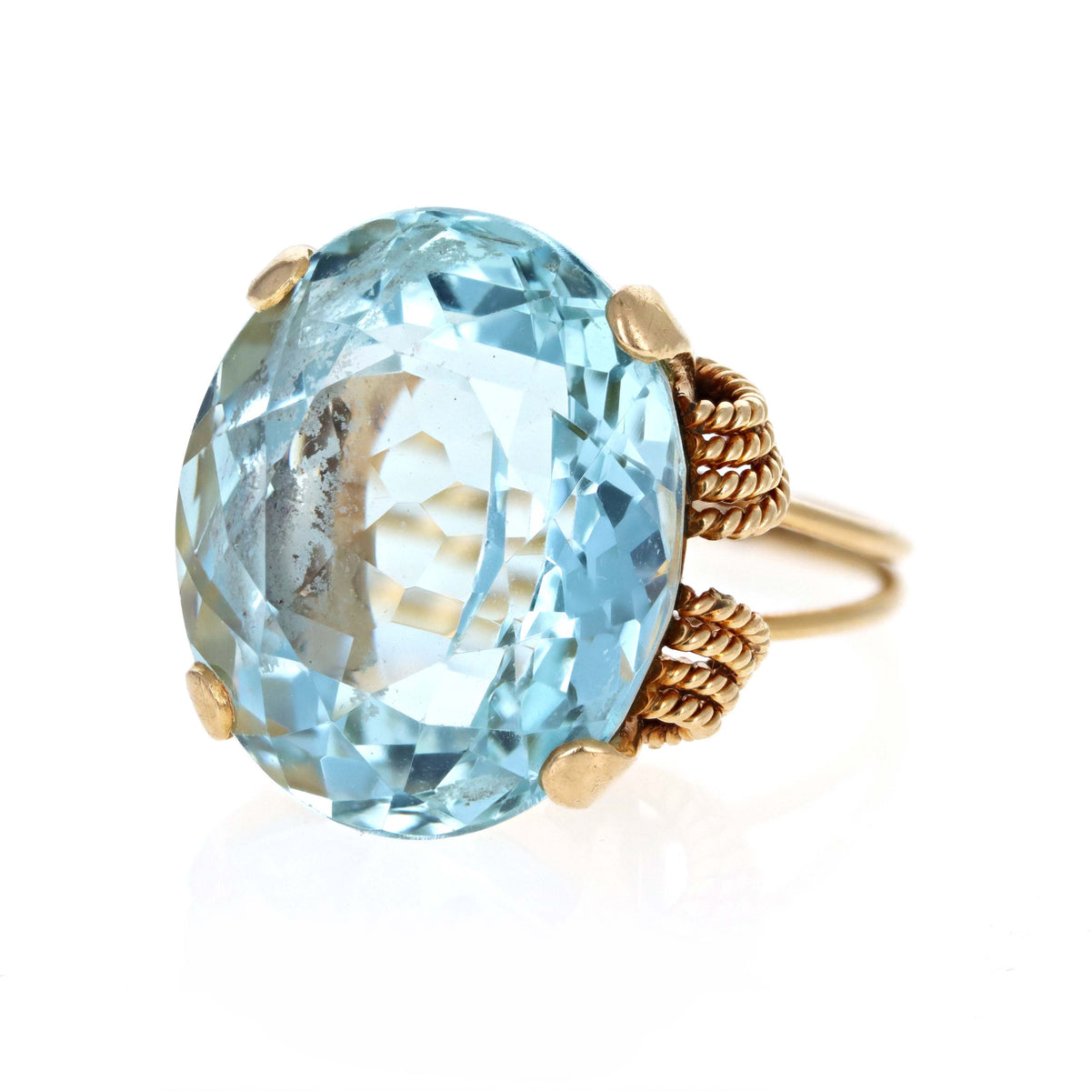18K Yellow Gold 30 Carat Oval Aquamarine Cocktail Ring - Queen May