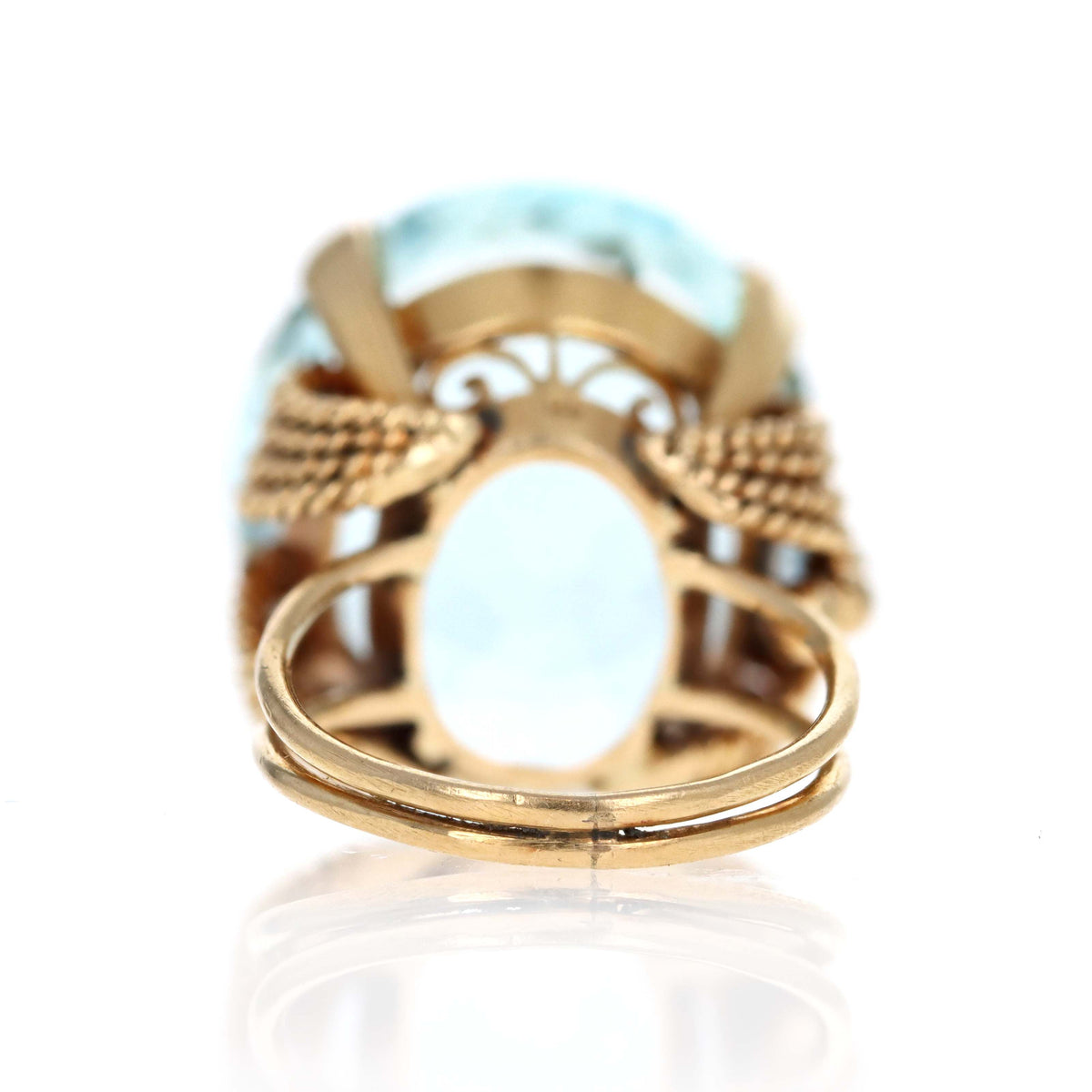 18K Yellow Gold 30 Carat Oval Aquamarine Cocktail Ring - Queen May