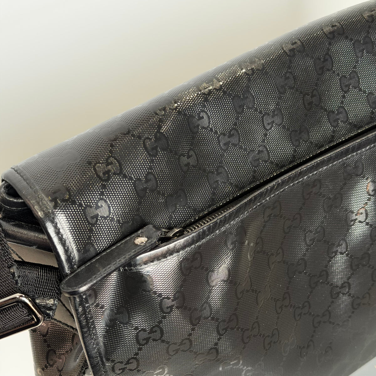 Gucci Black Imprime Messenger Bag - Queen May
