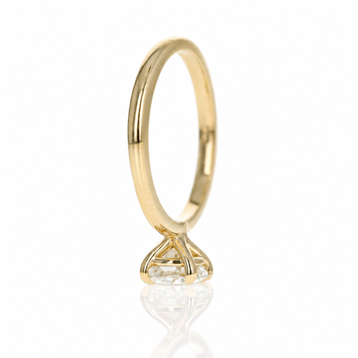 14K Yellow Gold 0.96 Carat Round Brilliant Diamond Engagement Ring - Queen May