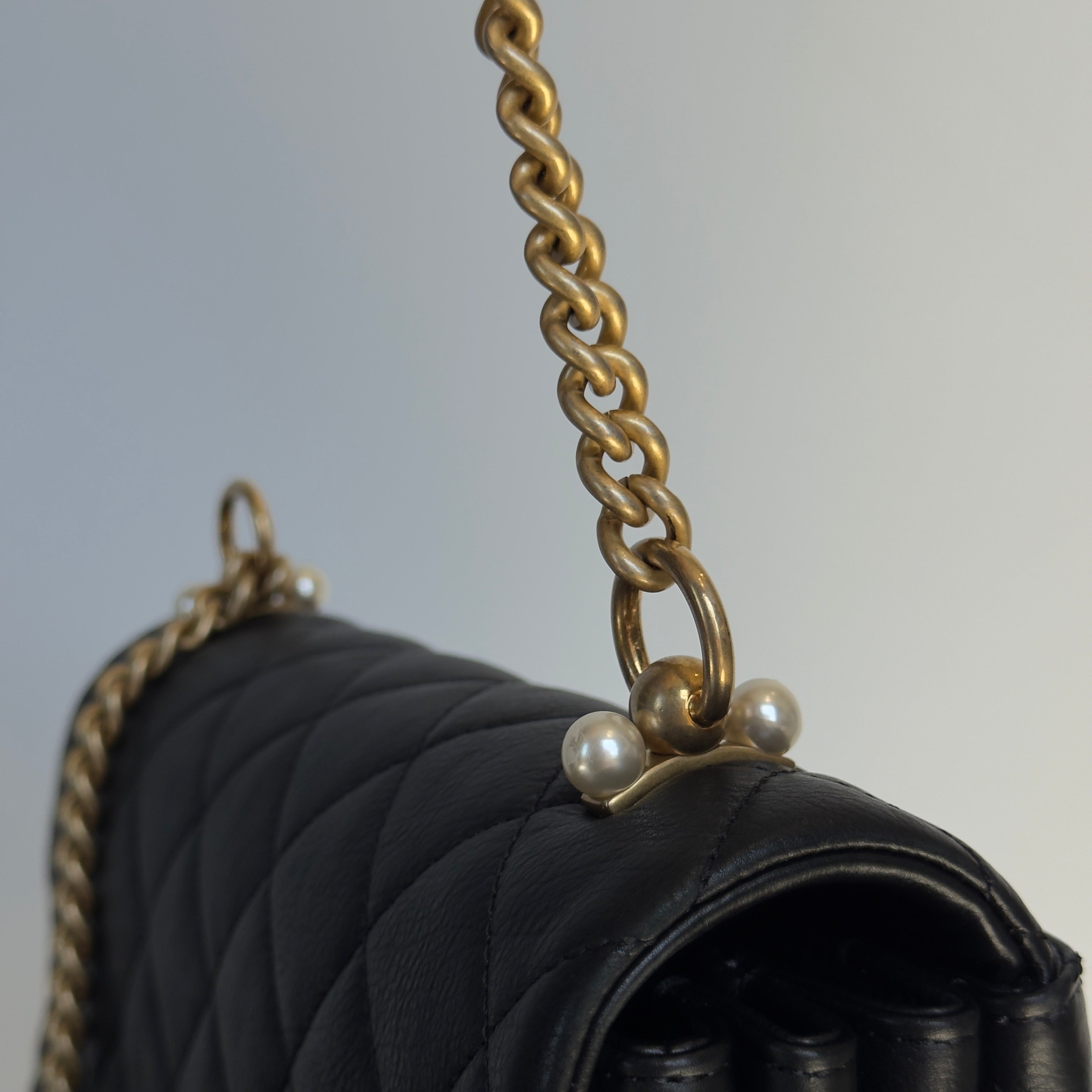 Chanel Pearl Accordion Flapbag - Queen May