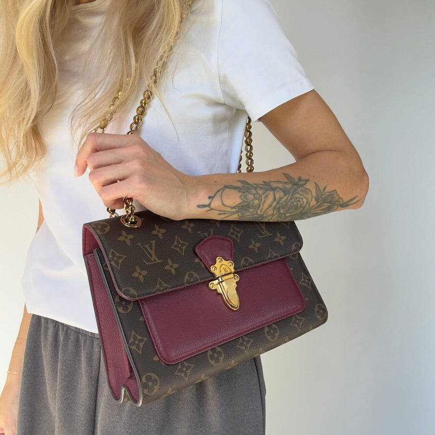 Louis Vuitton Victoire In Raisin - Queen May