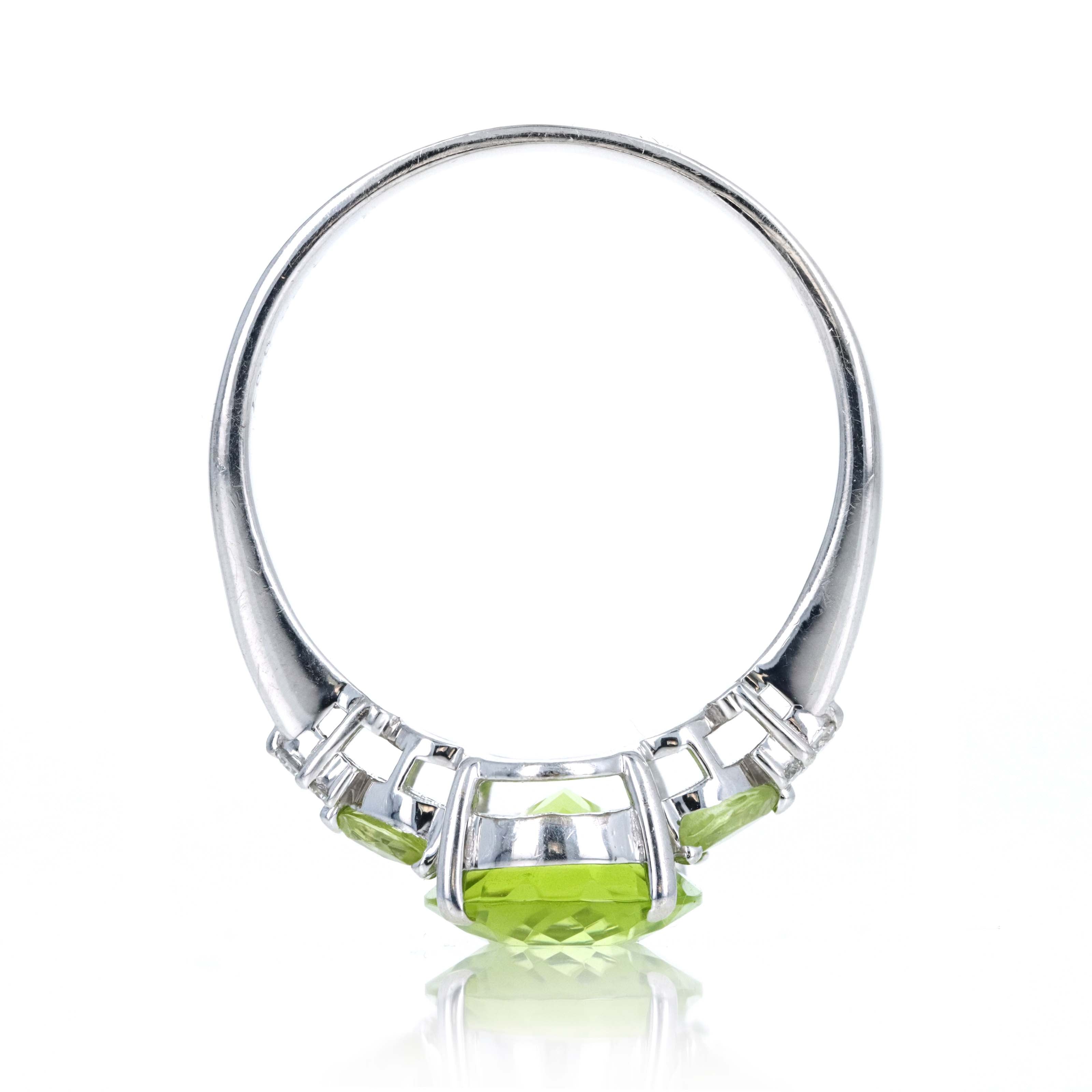 18K White Gold 3.29 Carat Peridot Diamond Accented Ring