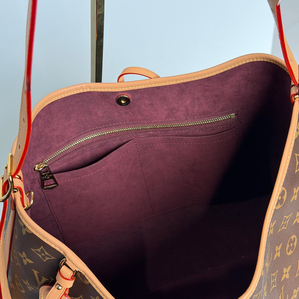 Louis Vuitton Carryall MM Hobo