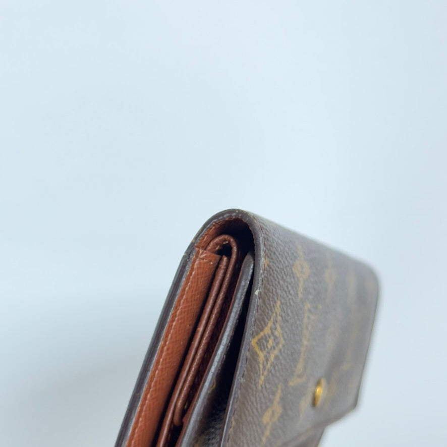 Louis Vuitton Coated Canvas International Wallet - Queen May