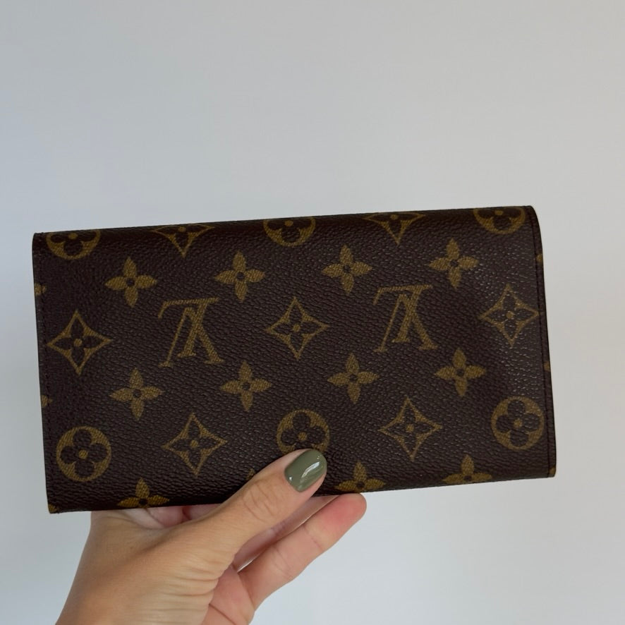 Louis Vuitton Monogram Sarah Wallet - Queen May
