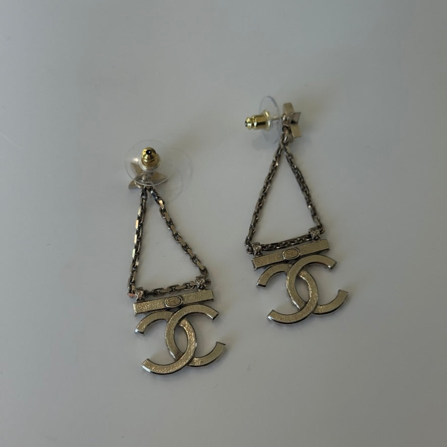 Chanel 22S Double CC Rhinestone Star Earrings - Queen May