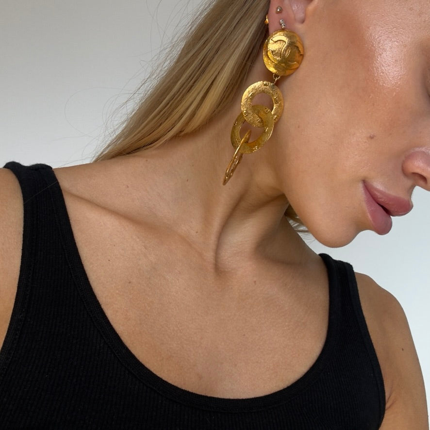 Vintage 1990s Chanel Clip On Interlocking Earrings - Queen May