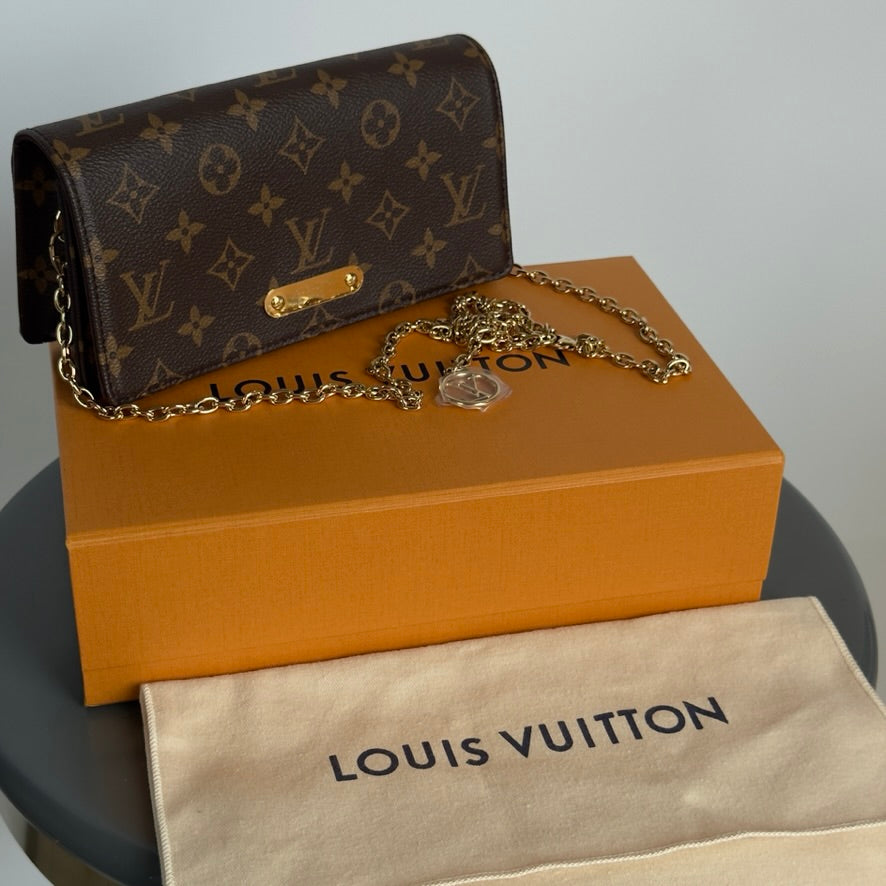 Louis Vuitton Monogram Lily Wallet on Chain - Queen May