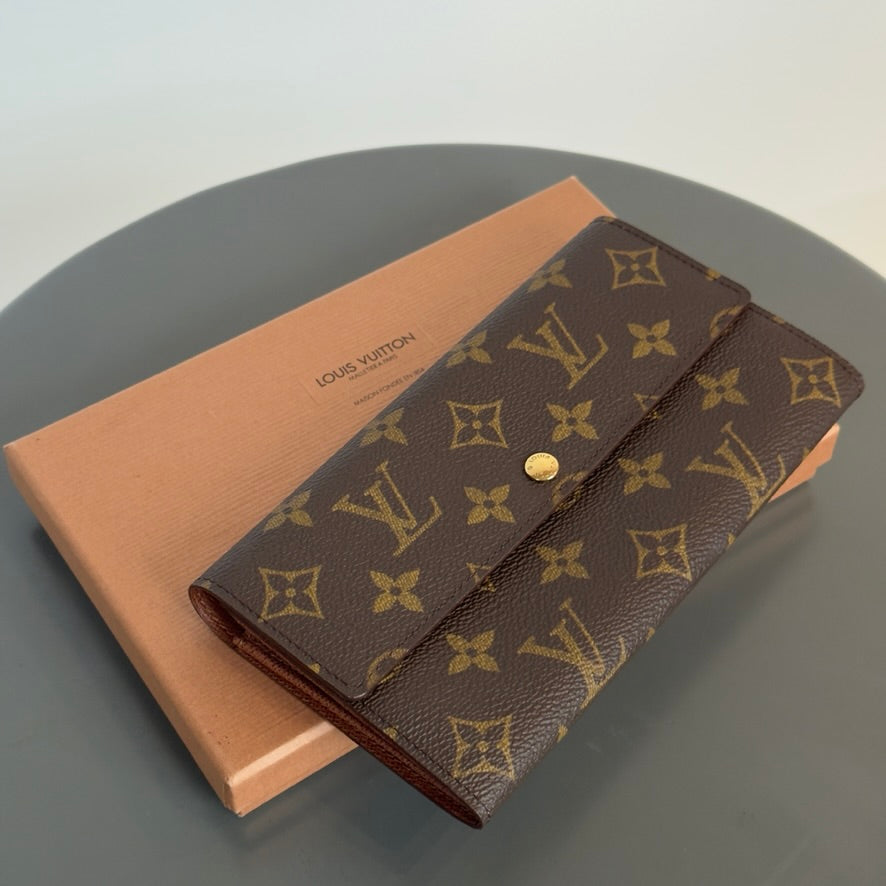 Louis Vuitton Monogram Sarah Wallet - Queen May