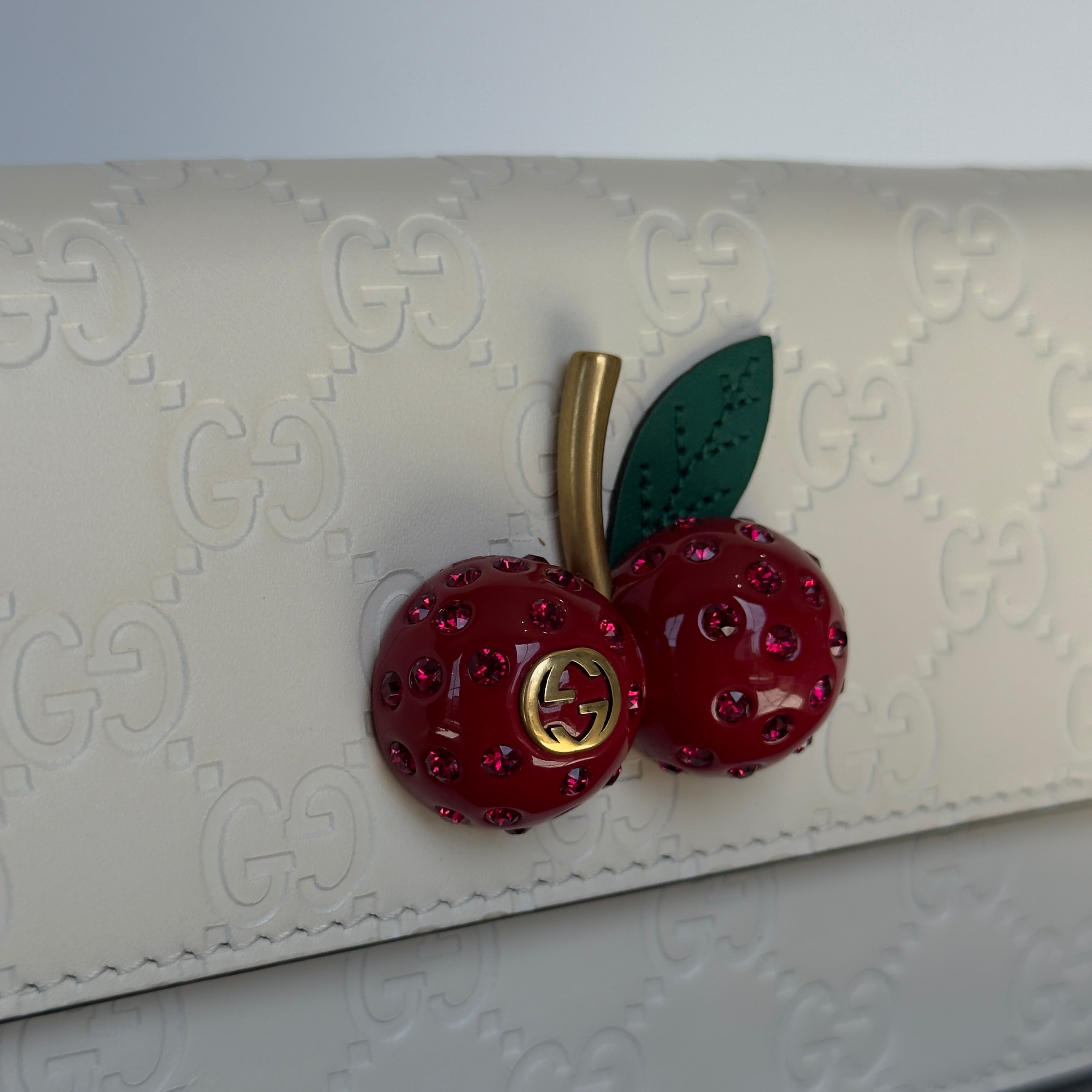 Gucci Cherry Mini Dionysus Cream
