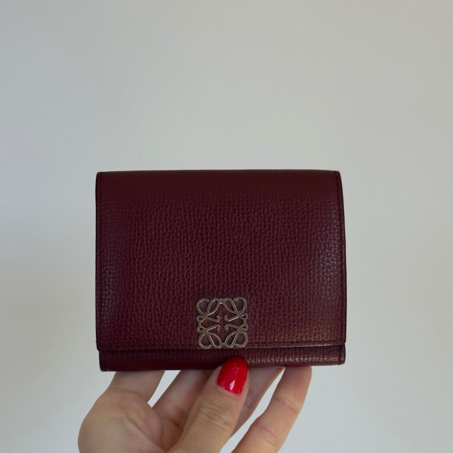 Loewe Anagram Trifold Wallet in Pebble Grained Calfskin - Queen May