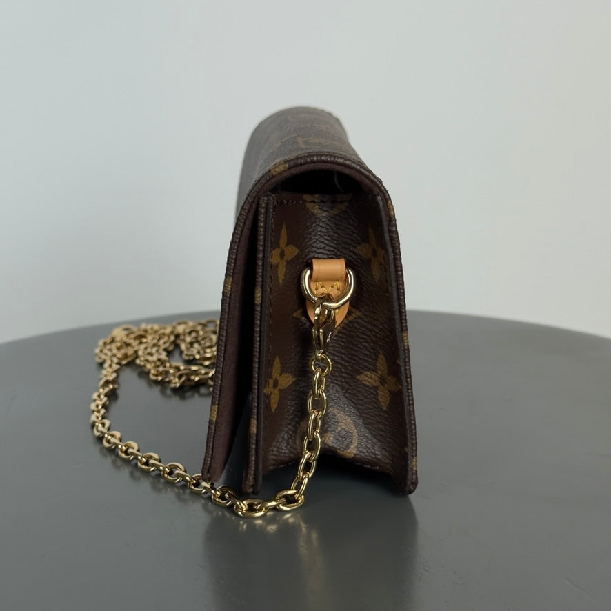 Louis Vuitton Monogram Lily Wallet on Chain - Queen May