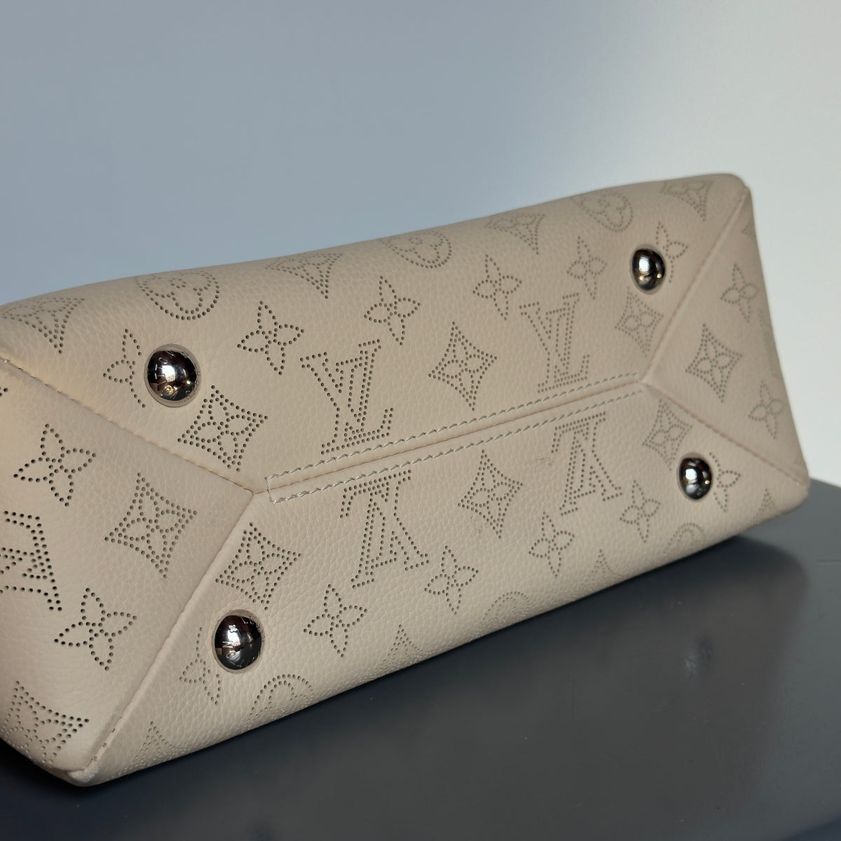 Louis Vuitton Hand It All Mahina PM - Queen May