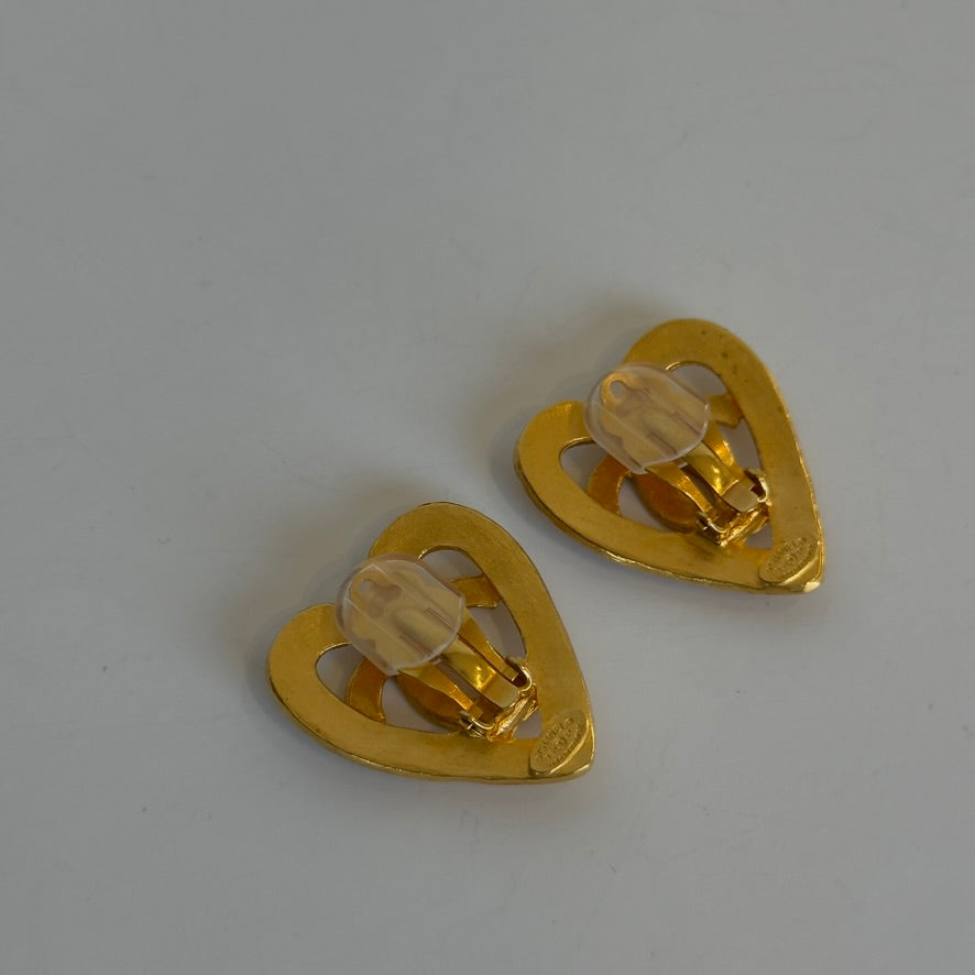 Chanel 1996 Matte Heart Earrings - Queen May