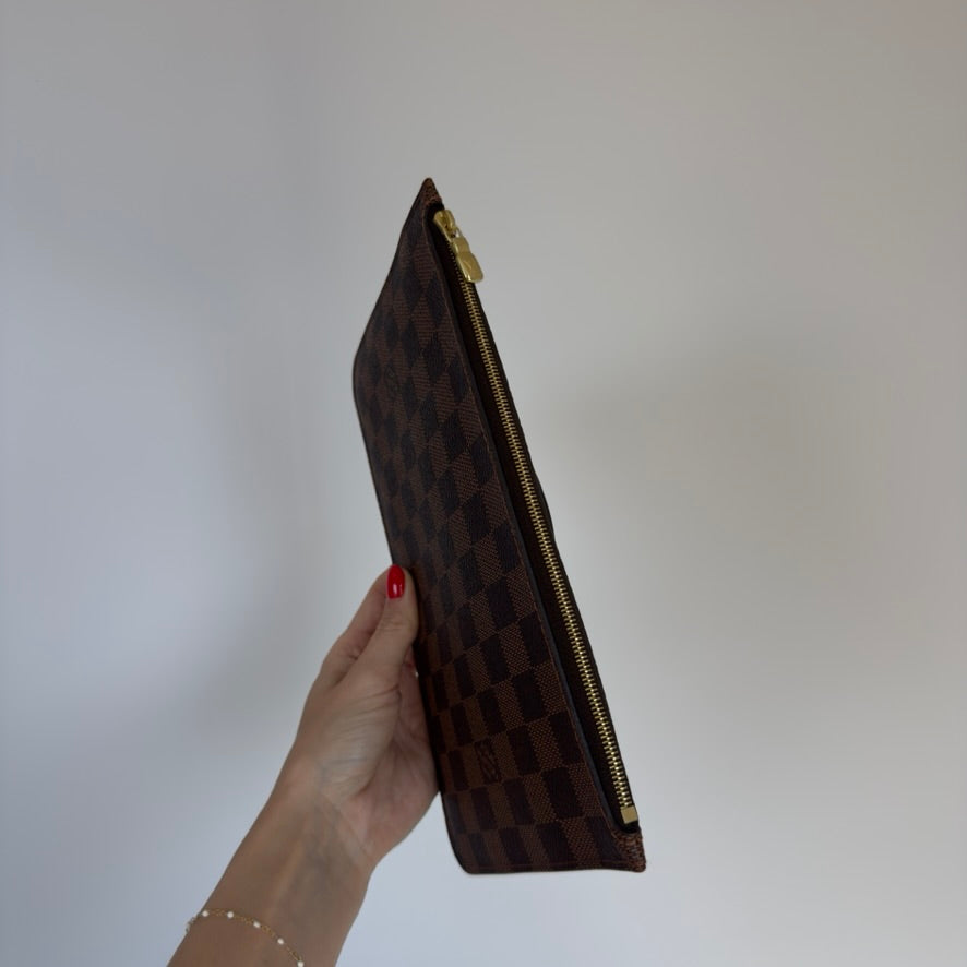 Louis Vuitton Damier Ebene Pochette - Queen May