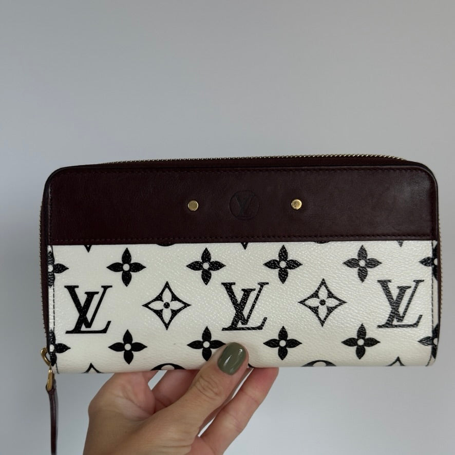 Louis Vuitton Black and White Monogram Gamma Zippy Wallet - Queen May