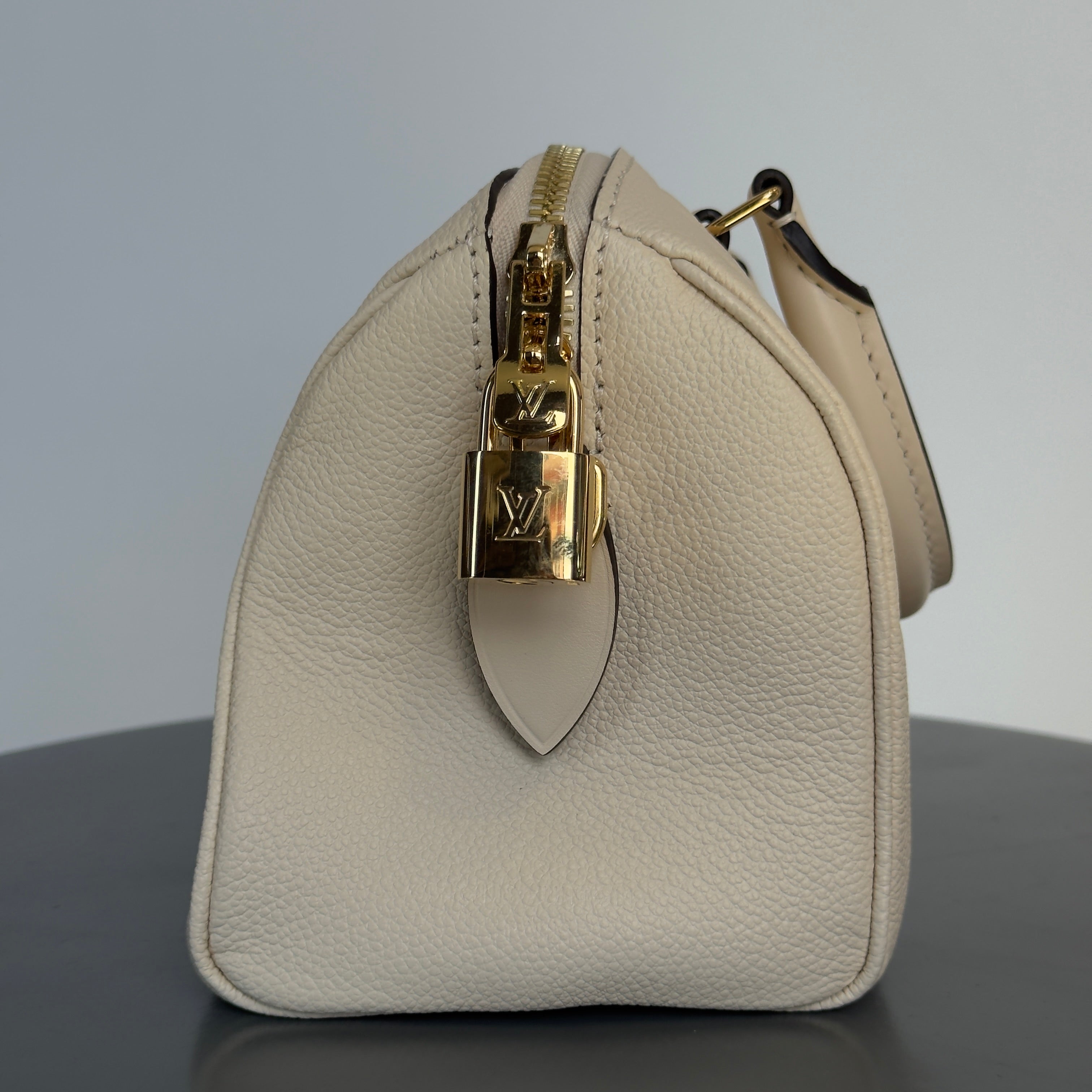 Louis Vuitton Empreinte Speedy Bandouliere 20 Creme With Additional Add On Wave Key Charm - Queen May