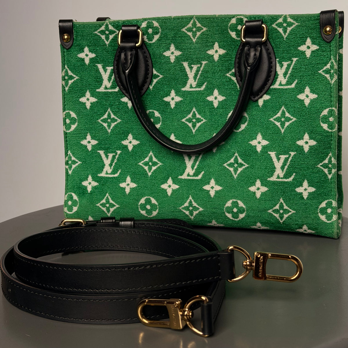 Louis Vuitton On The Go PM LV Match