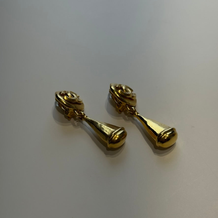 Vintage Chanel CC Drop Earrings Clip On - Queen May