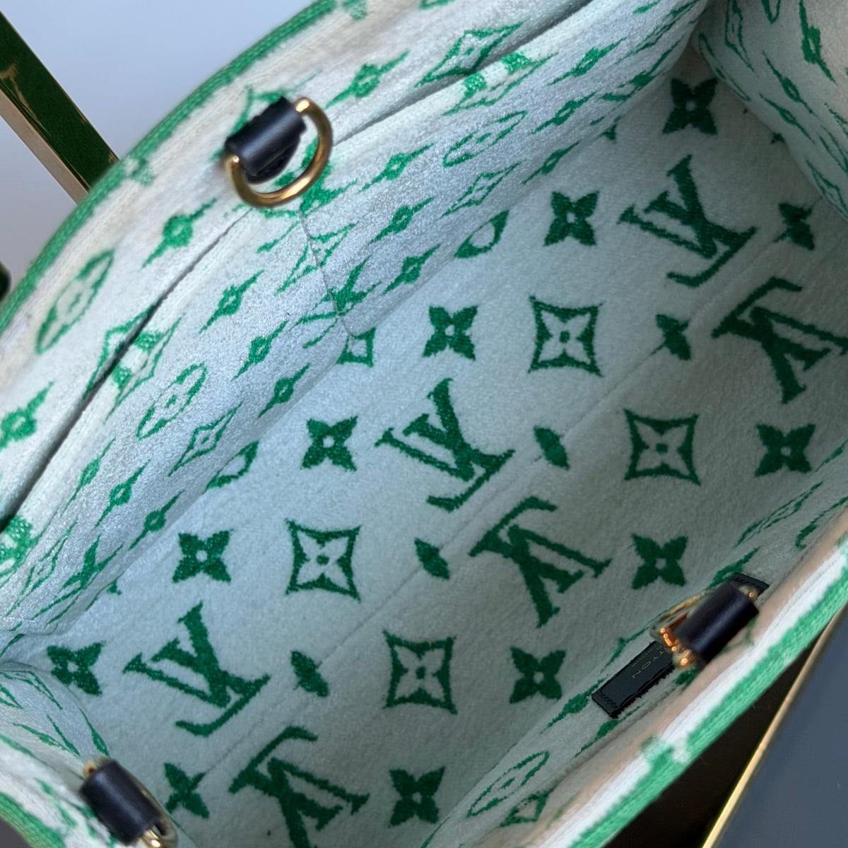 Louis Vuitton On The Go PM LV Match