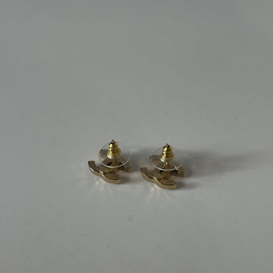 Chanel CC Crystal and Pearl Logo Stud Earrings - Queen May