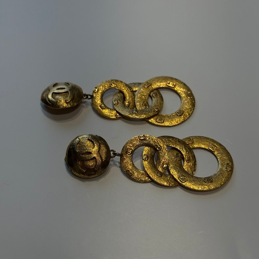 Vintage 1990s Chanel Clip On Interlocking Earrings - Queen May