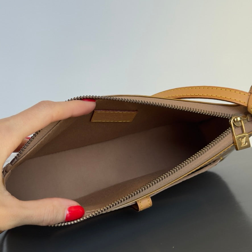 Louis Vuitton Monogram Vernis Mallory Square - Queen May