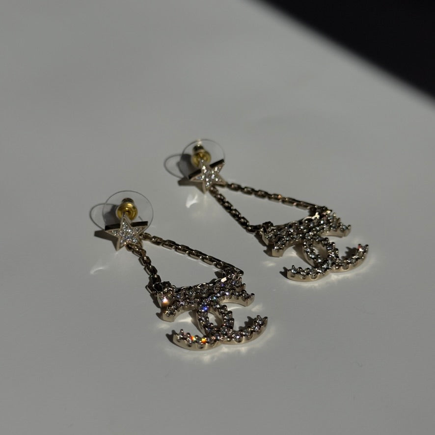 Chanel 22S Double CC Rhinestone Star Earrings - Queen May