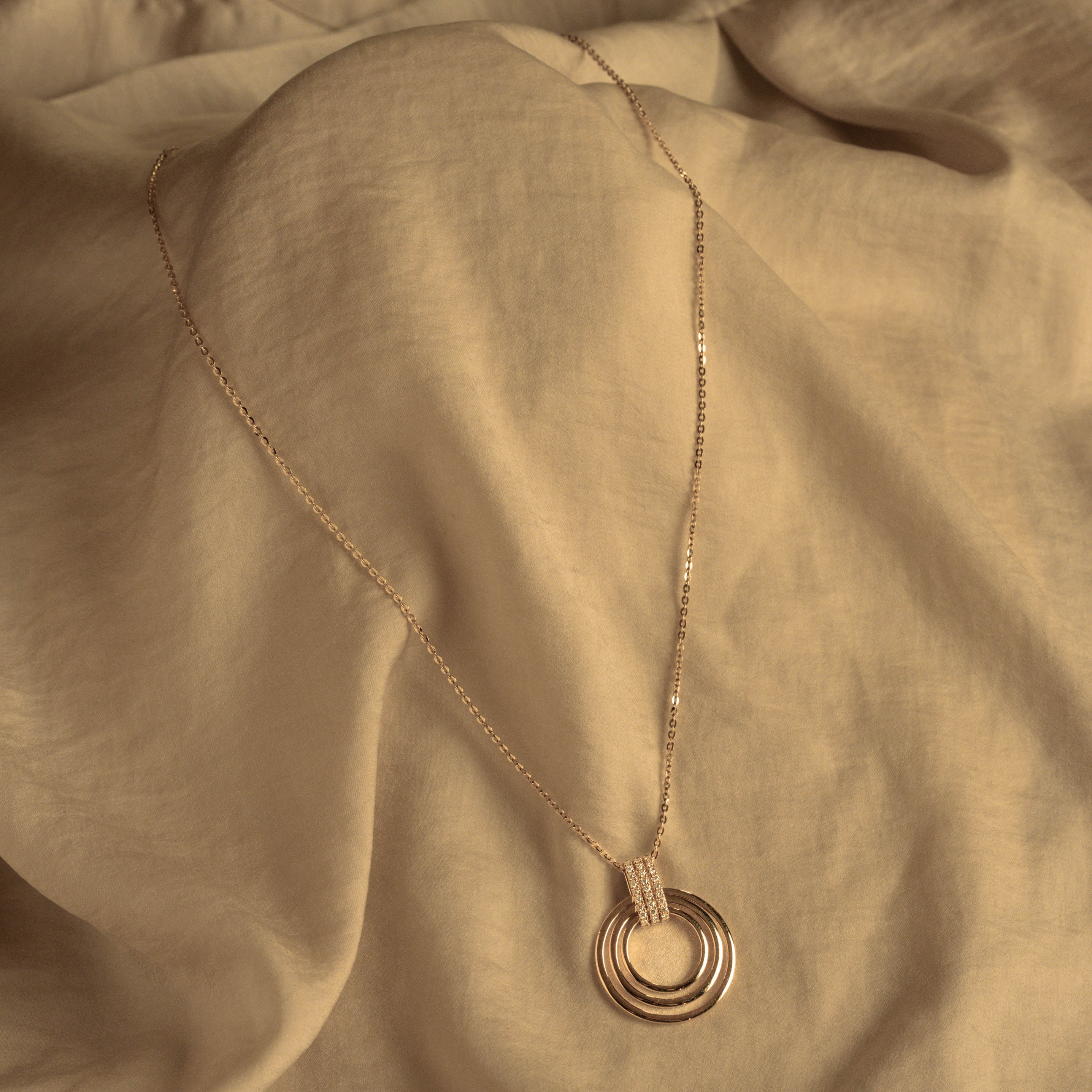 14K Yellow Gold Diamond Circle Pendant Necklace - Queen May