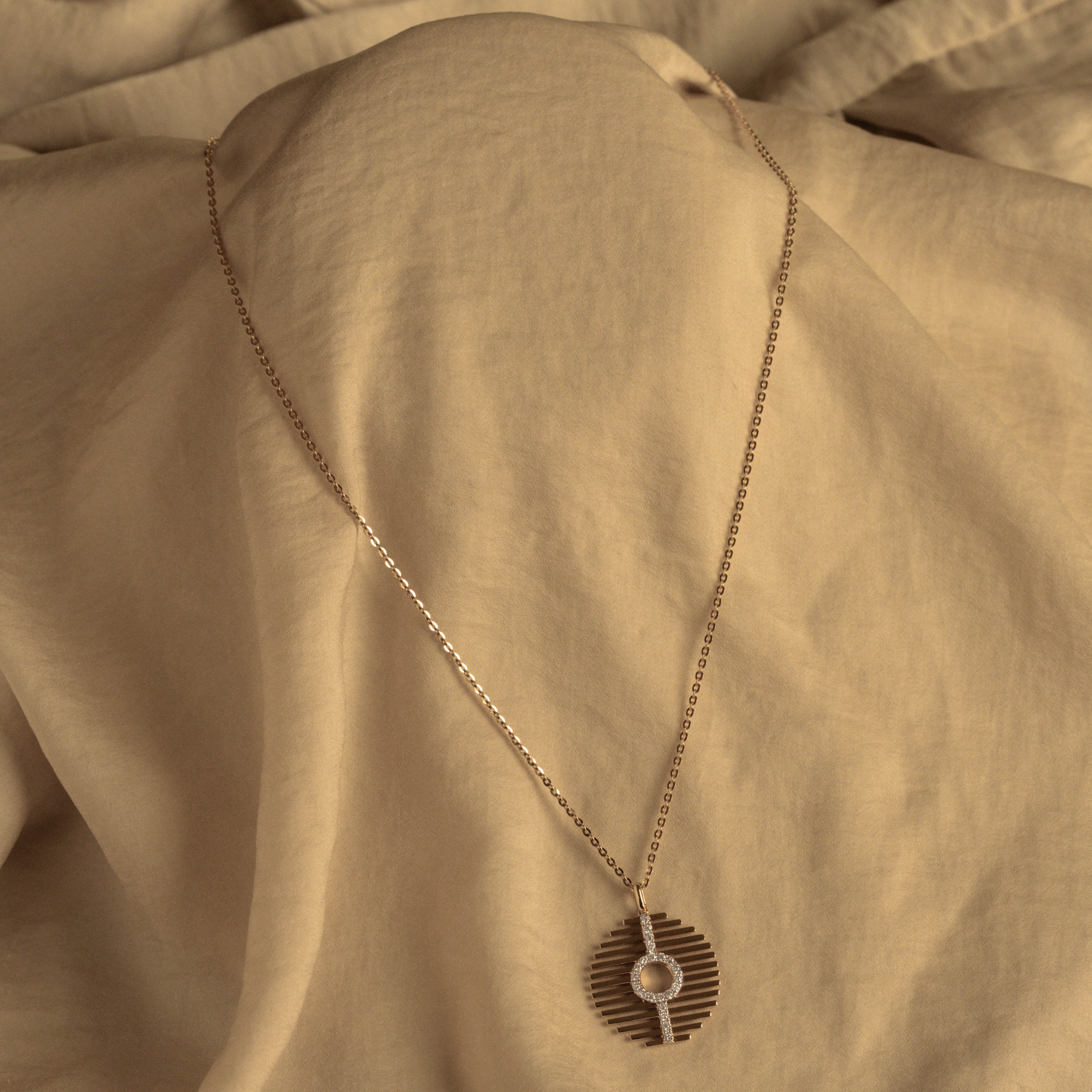14K Yellow Gold 0.22 Carat Total Weight Diamond Pendant Necklace - Queen May