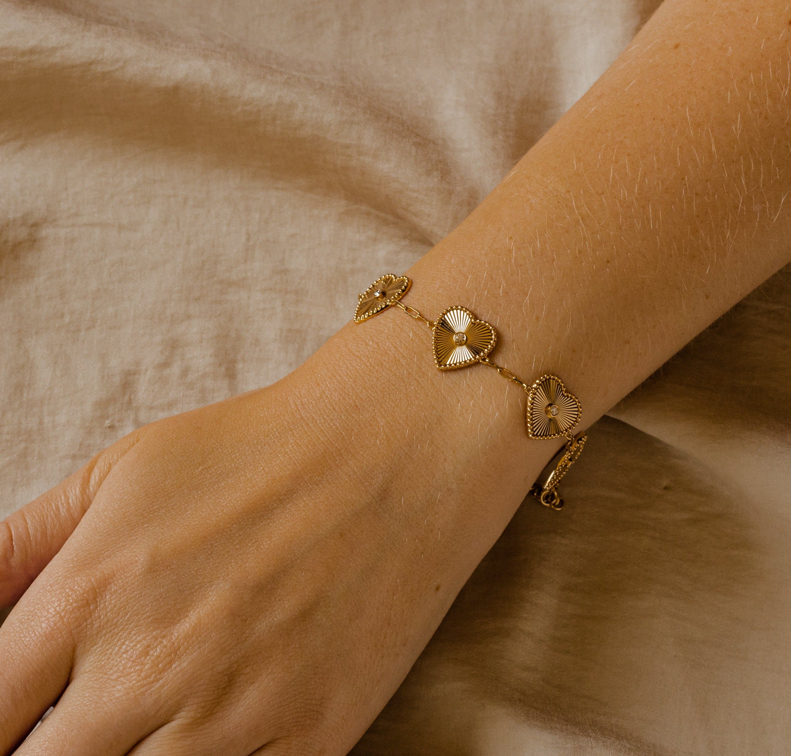 14K Yellow Gold Fluted Heart Diamond Bracelet - Queen May