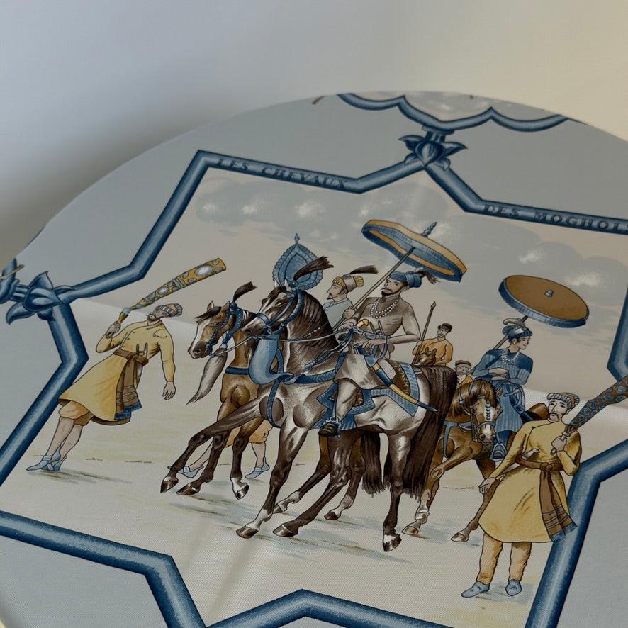 Hermes Carré 90cm Soie Bleu - Queen May
