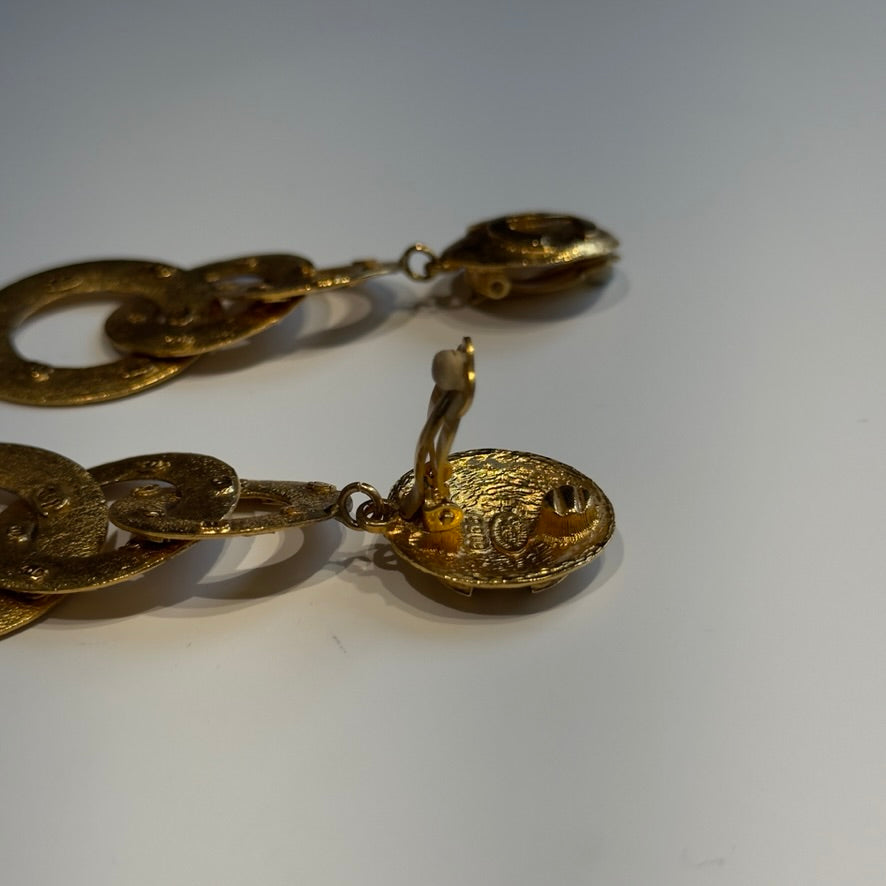 Vintage 1990s Chanel Clip On Interlocking Earrings - Queen May