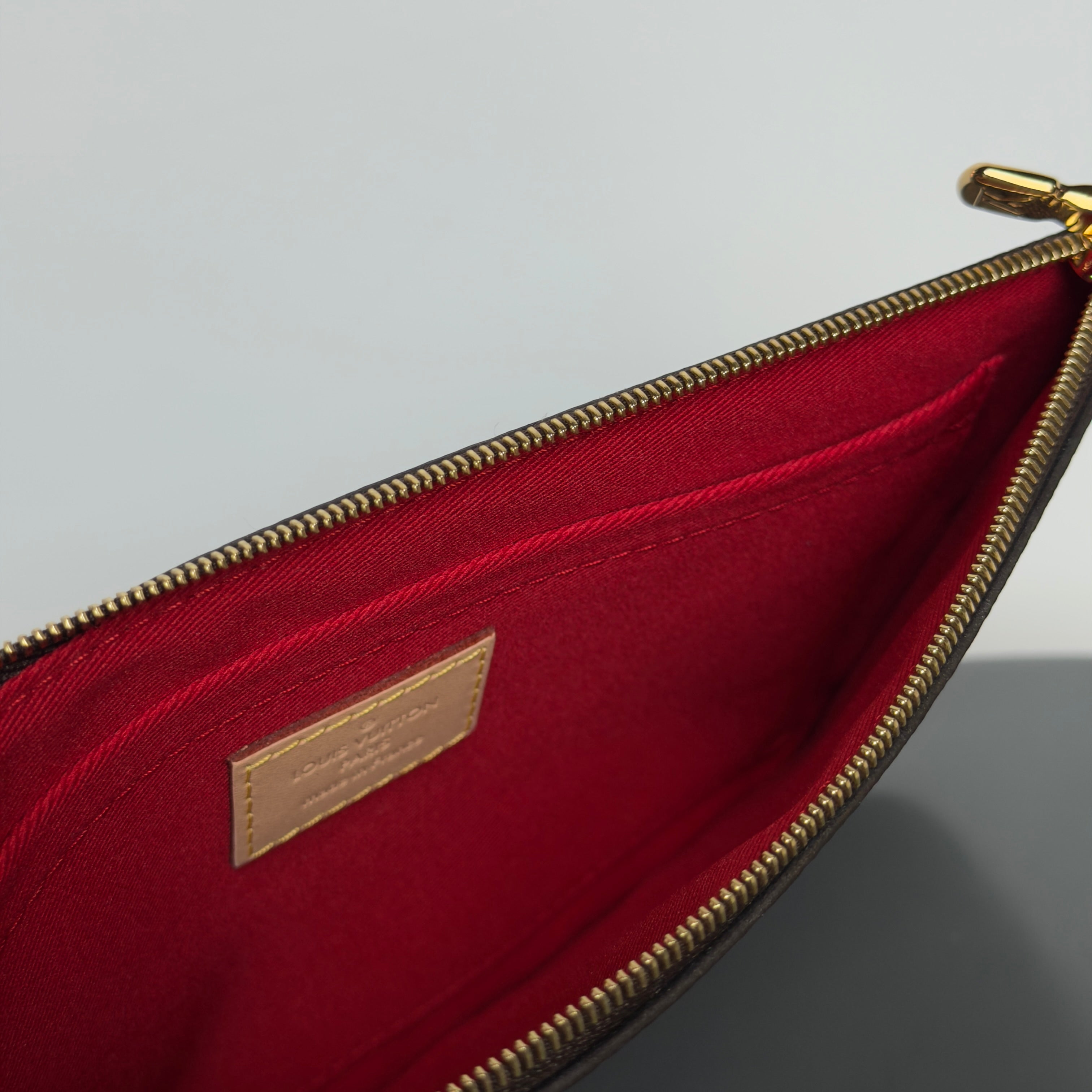 Louis Vuitton Monogram Neverfull Pochette
