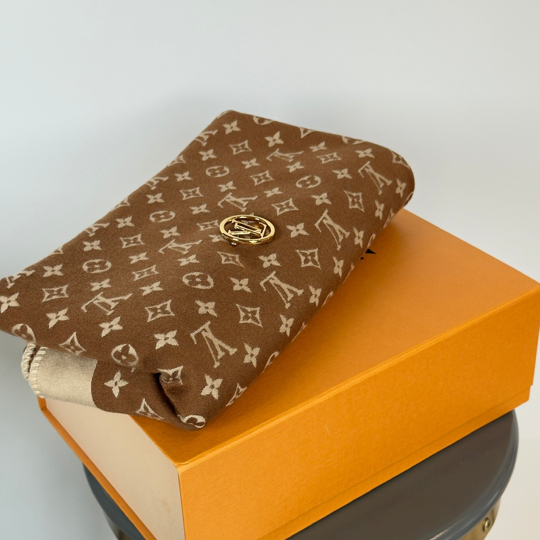Louis Vuitton Embrace Poncho Wool Shawl with Clip - Queen May