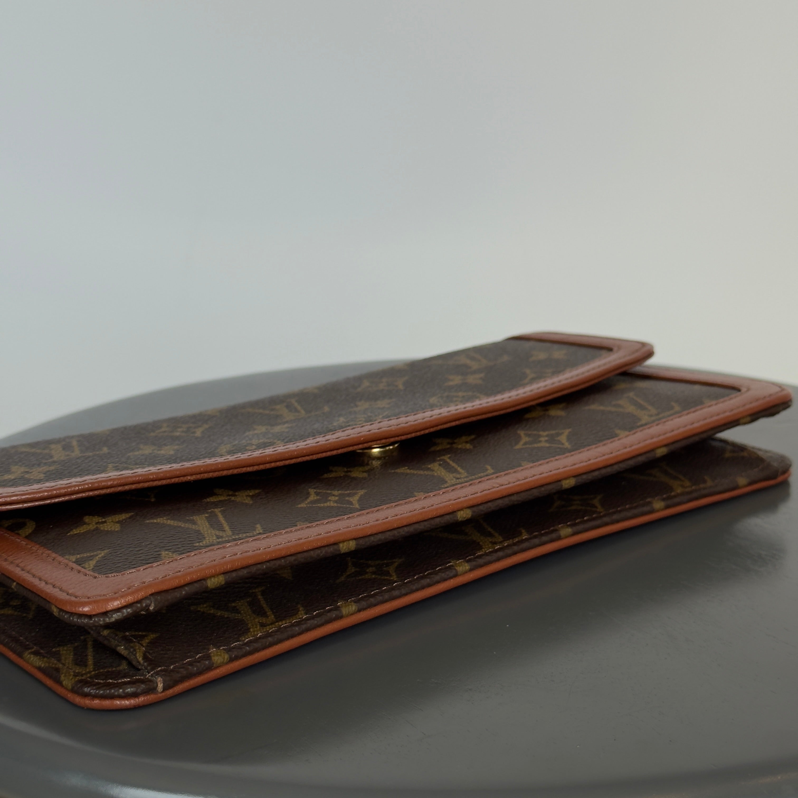Vintage Louis Vuitton Dame Monogram Pochette Clutch - Queen May