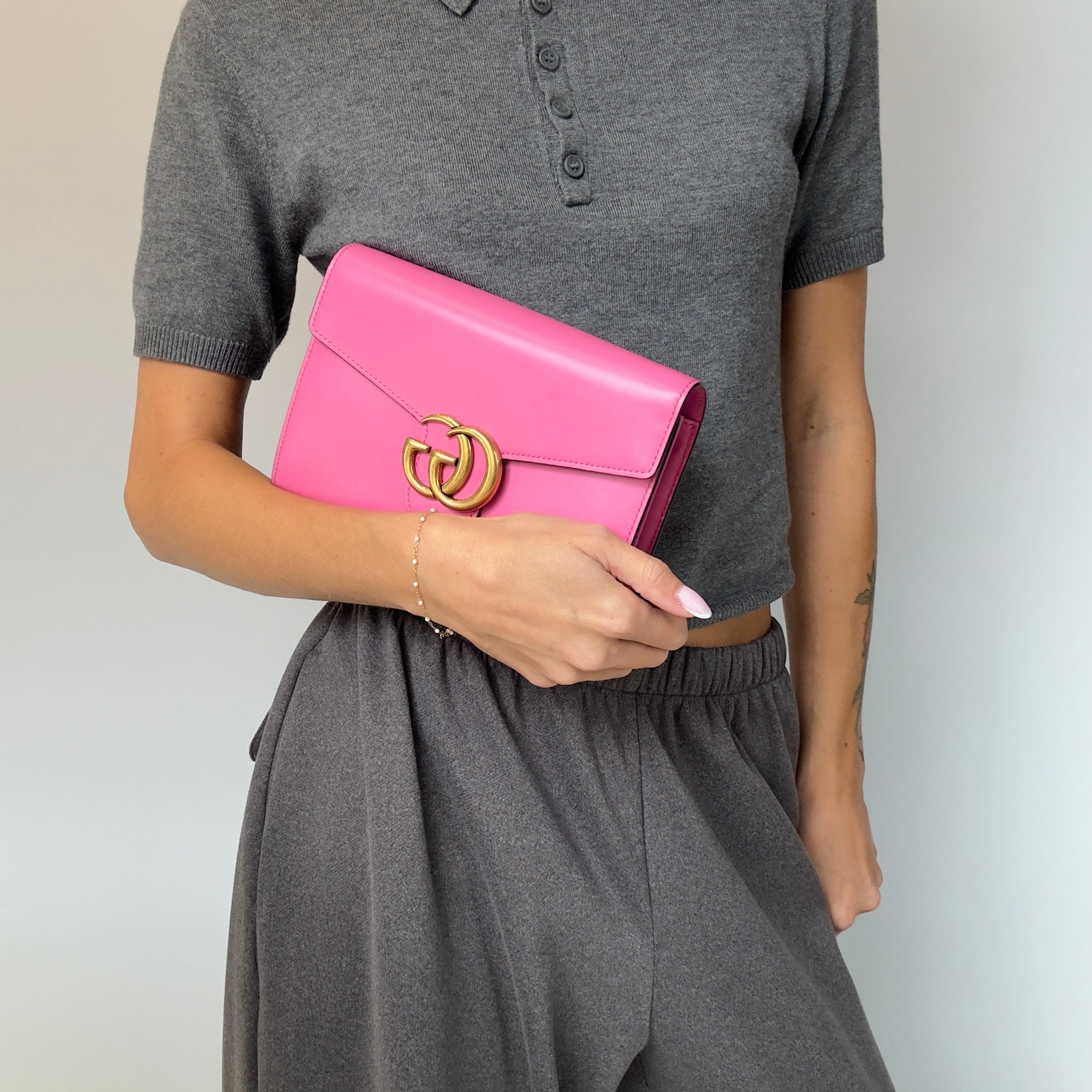 Gucci GG Marmont Chain Wallet Barbie Pink - Queen May