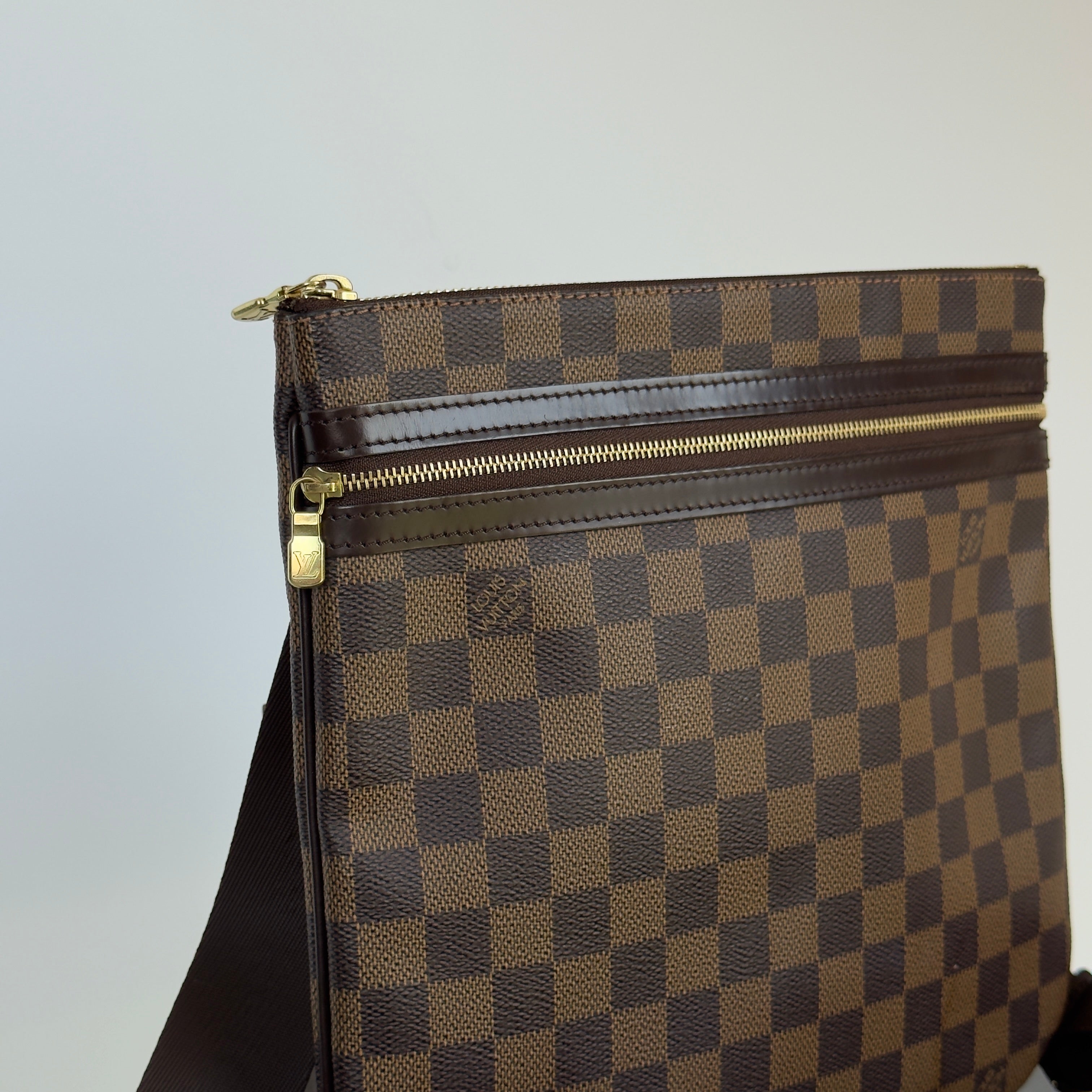 Louis Vuitton Bosphore Damier Ebene Pochette - Queen May