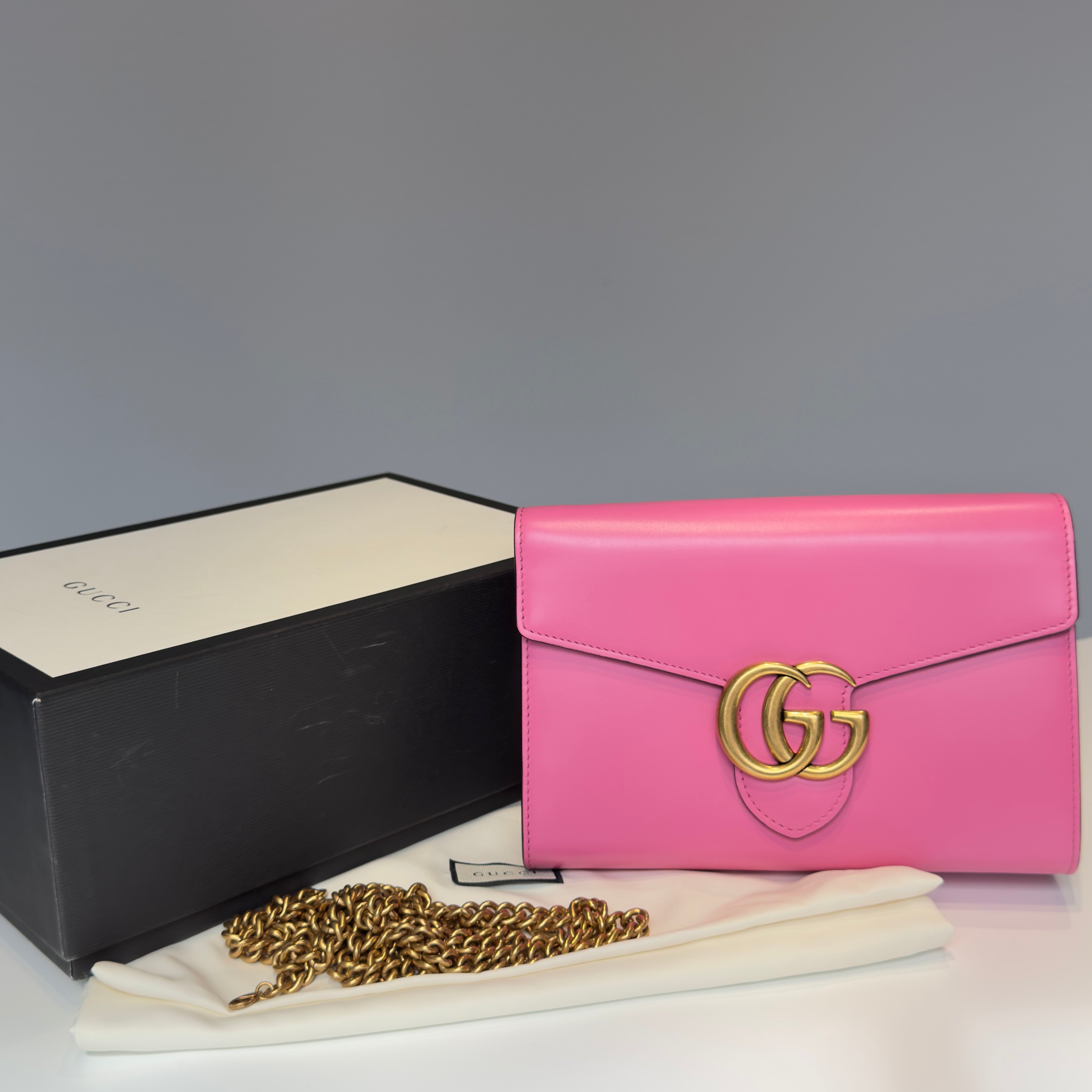 Gucci GG Marmont Chain Wallet Barbie Pink - Queen May